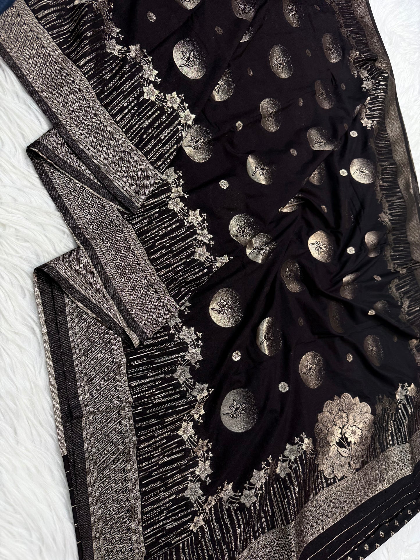 Black shade georgatte Banarasi saree