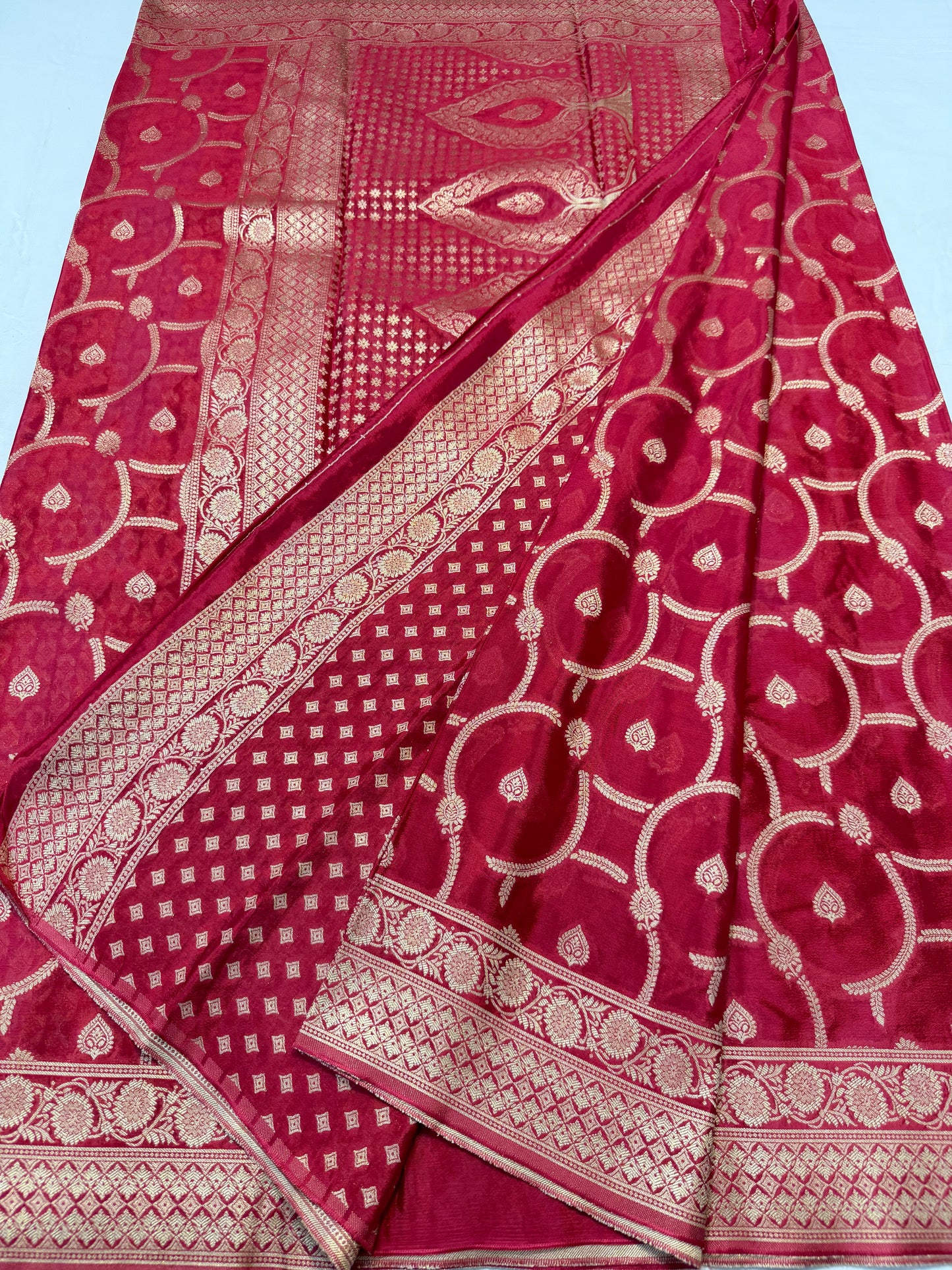 Red shade Chinon Viscose premium saree