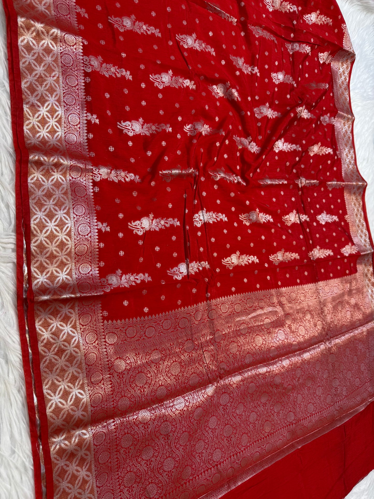 Red shade Raw mango soft silk banarasi saree