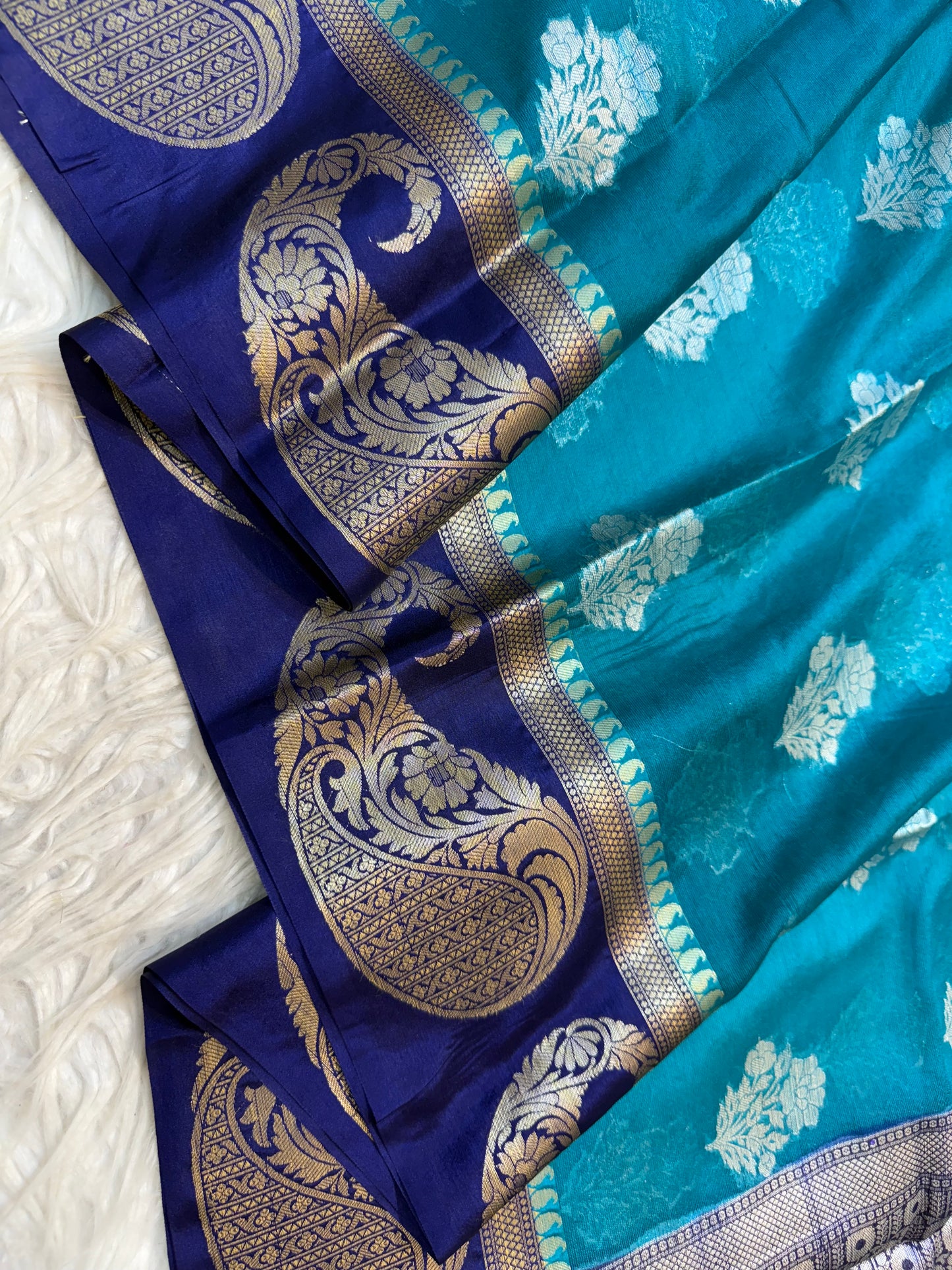 Firozi blue warm silk premium Banarasi saree