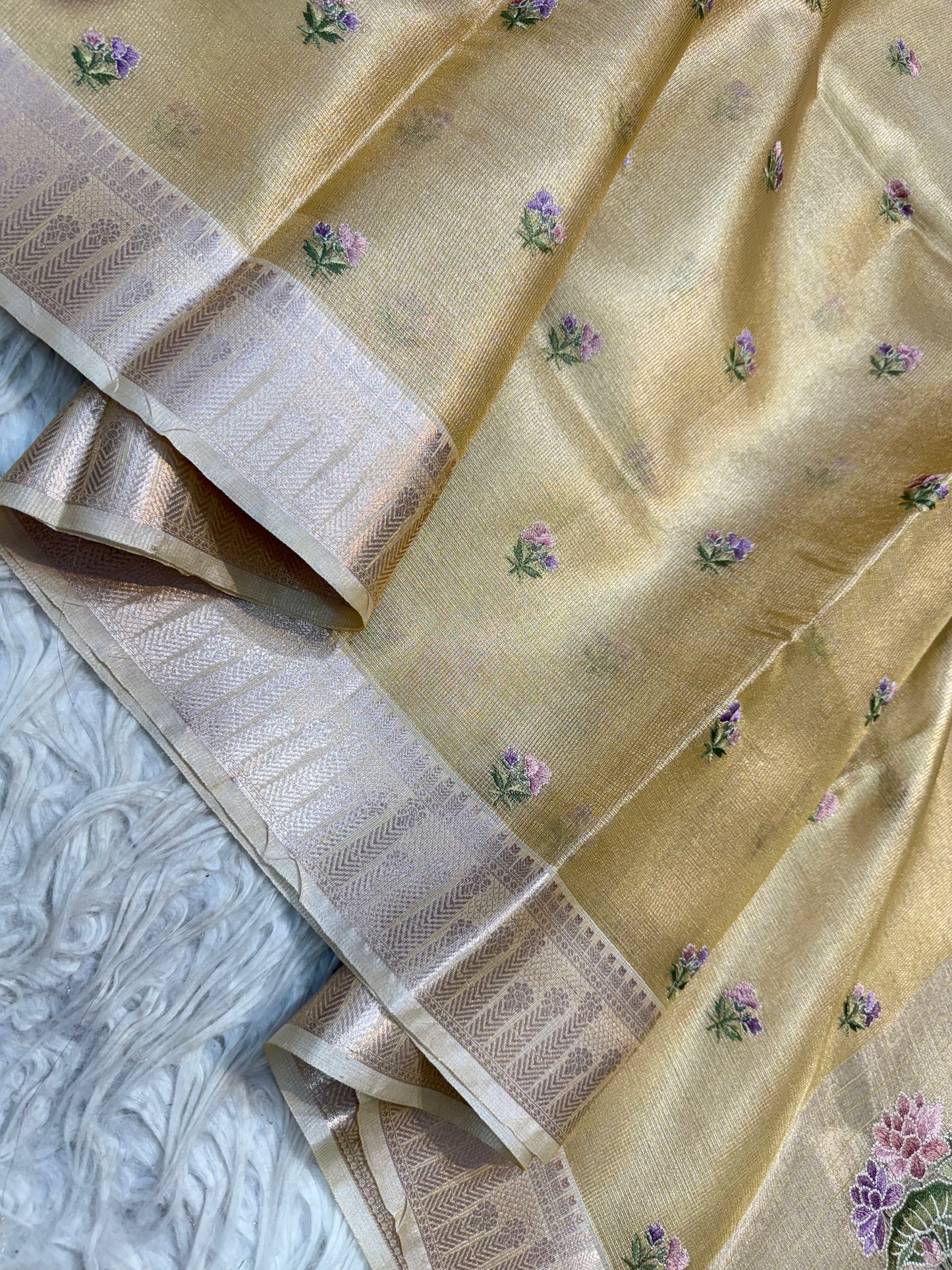 Gold shade tissue kota embroidery primum Banarasi saree