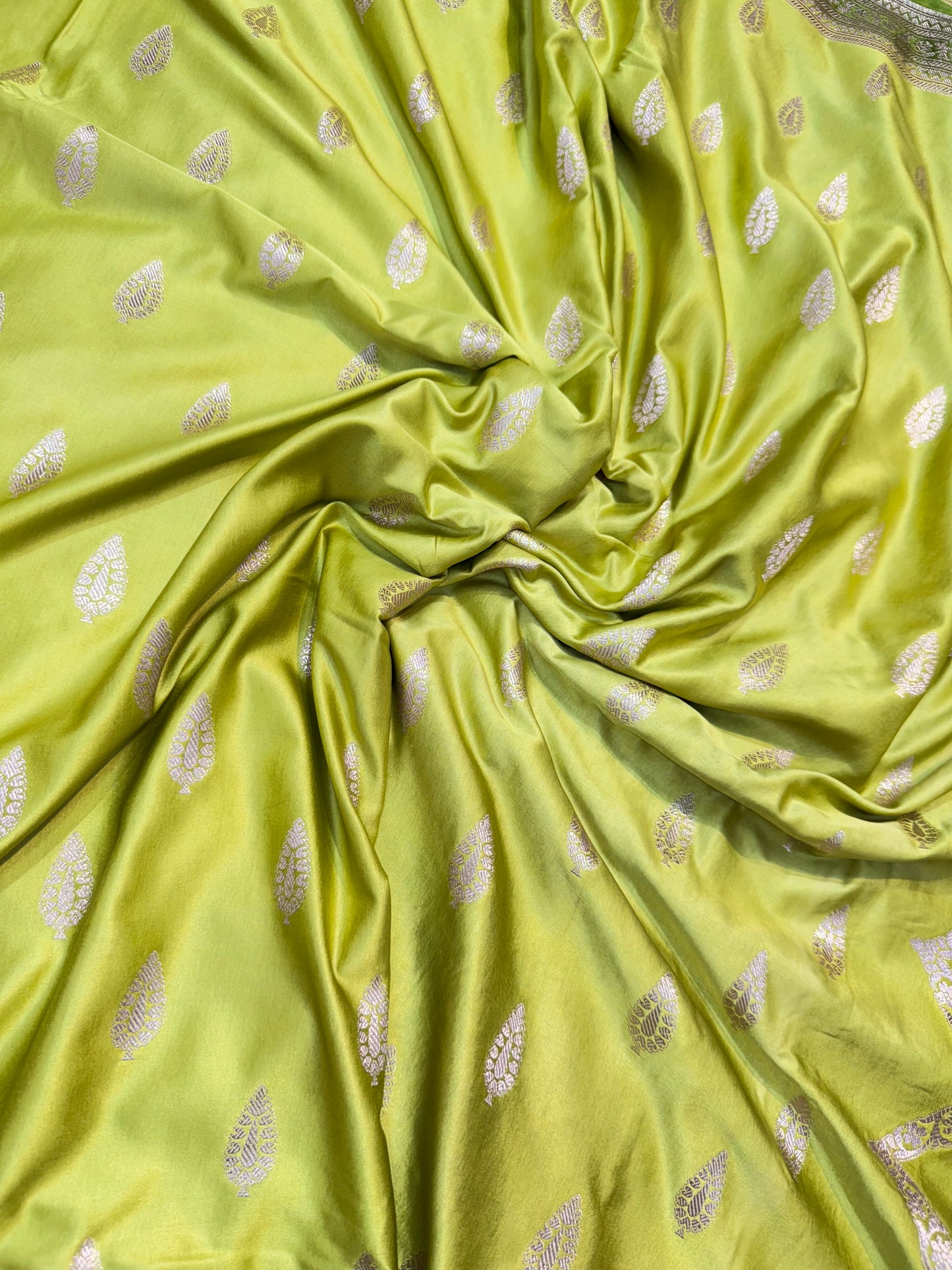 Pista green & mehendi shade premium mashru katan Banarasi saree
