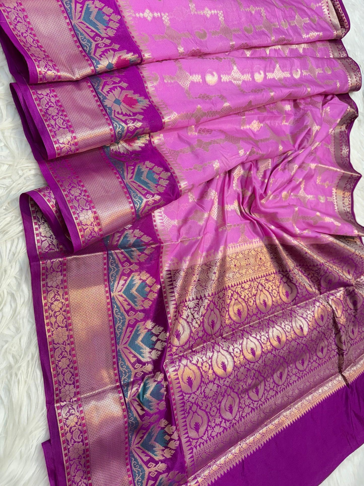 Royal pink & magenta shade Chiniya Silk premium Banarasi Saree