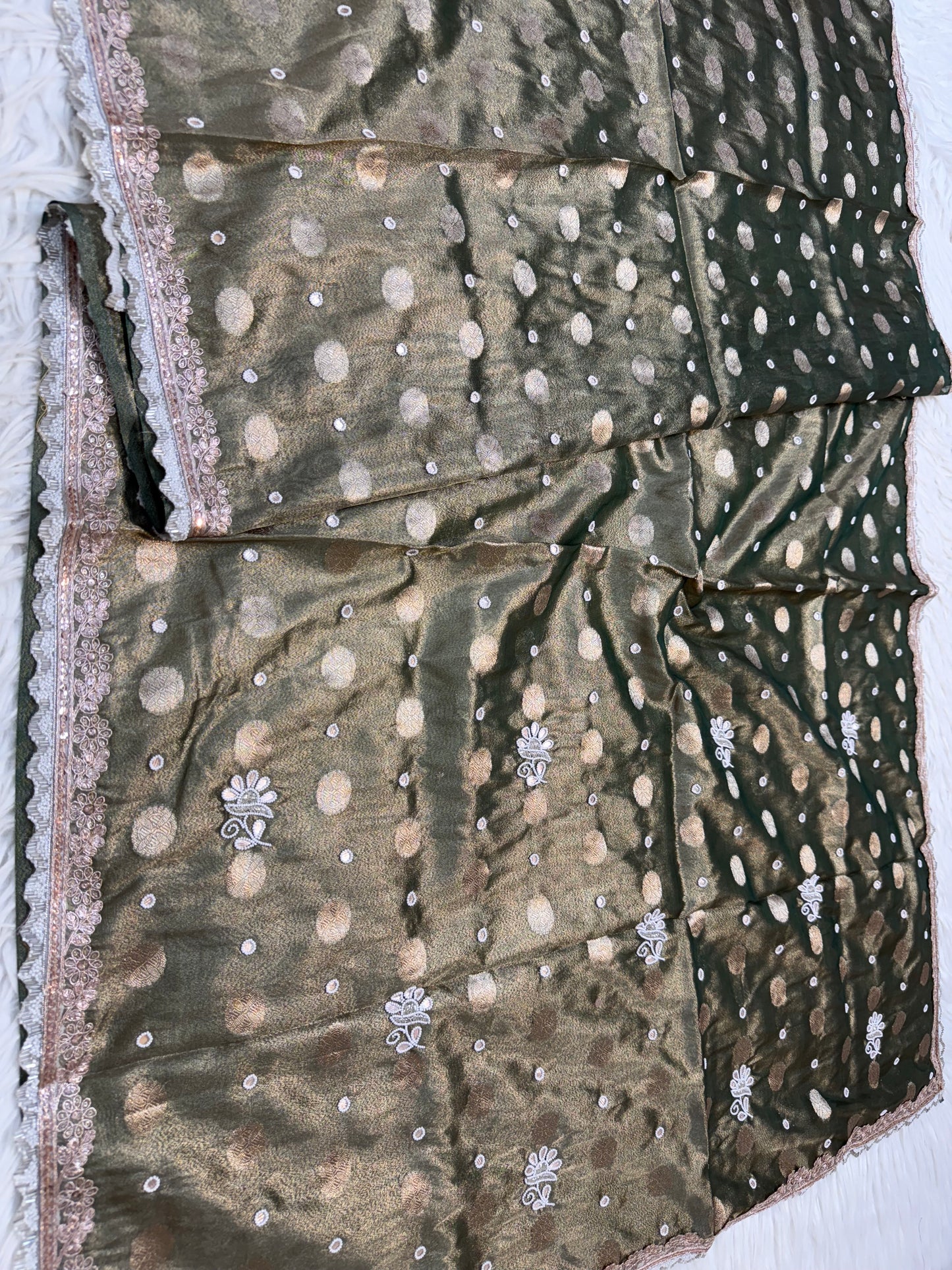 Bottle green shade tissue ari & zardosi work designer premium Banarasi saree