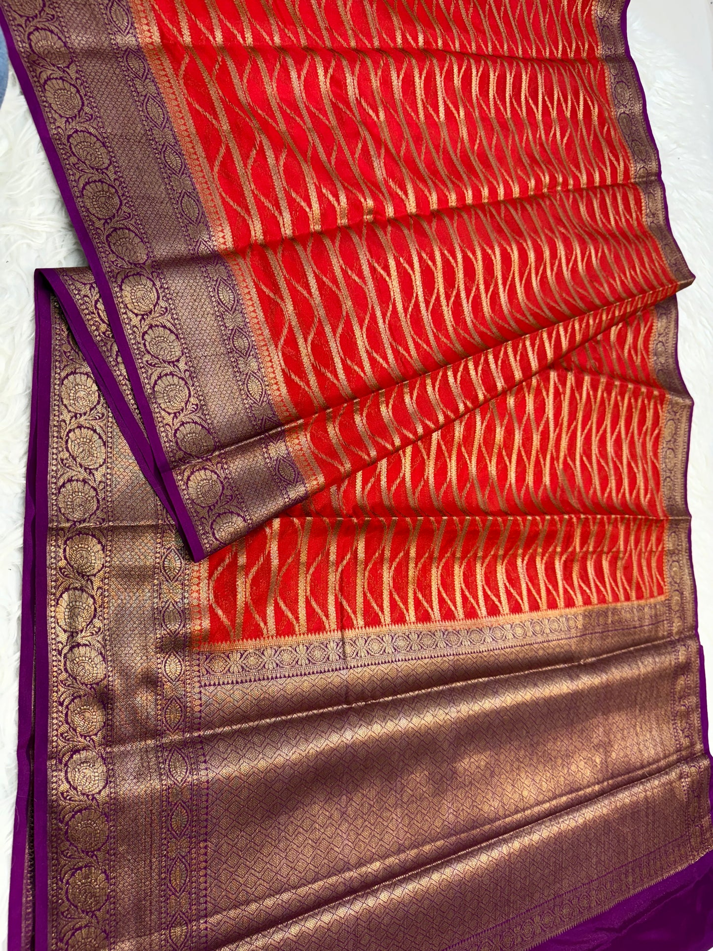 Red magenta shade georgatte Banarasi saree