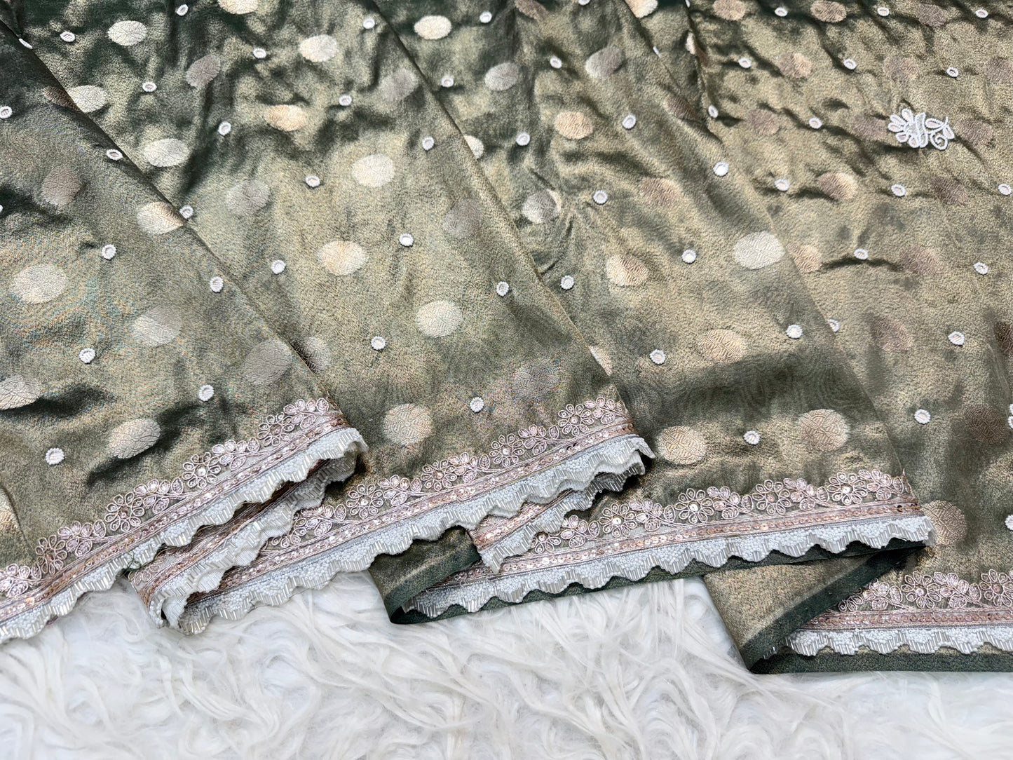 Bottle green shade tissue ari & zardosi work designer premium Banarasi saree