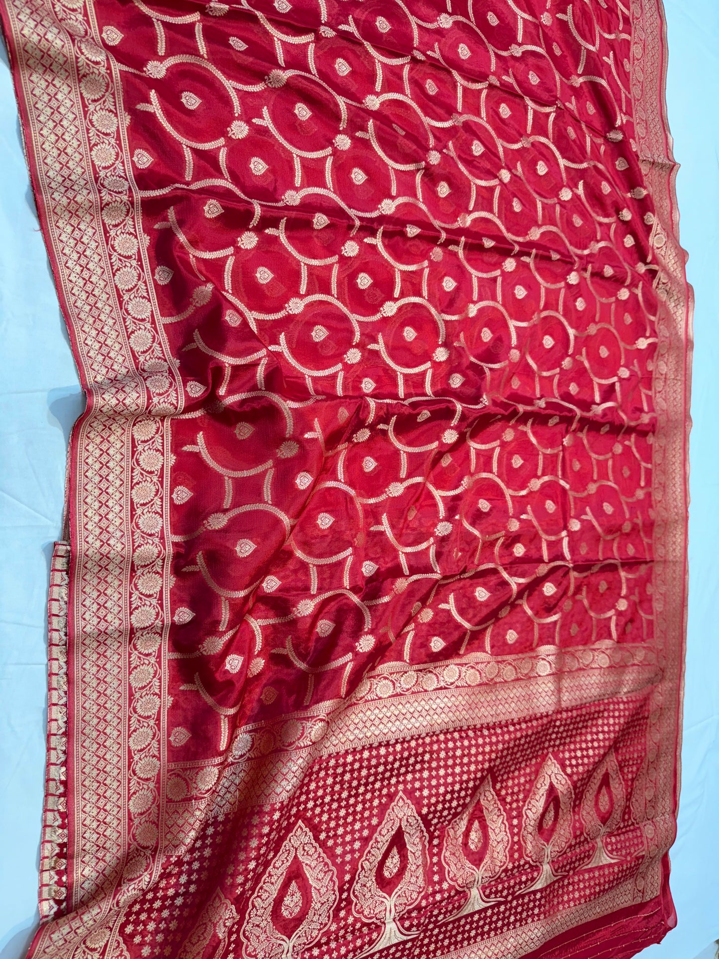 Red shade Chinon Viscose premium saree