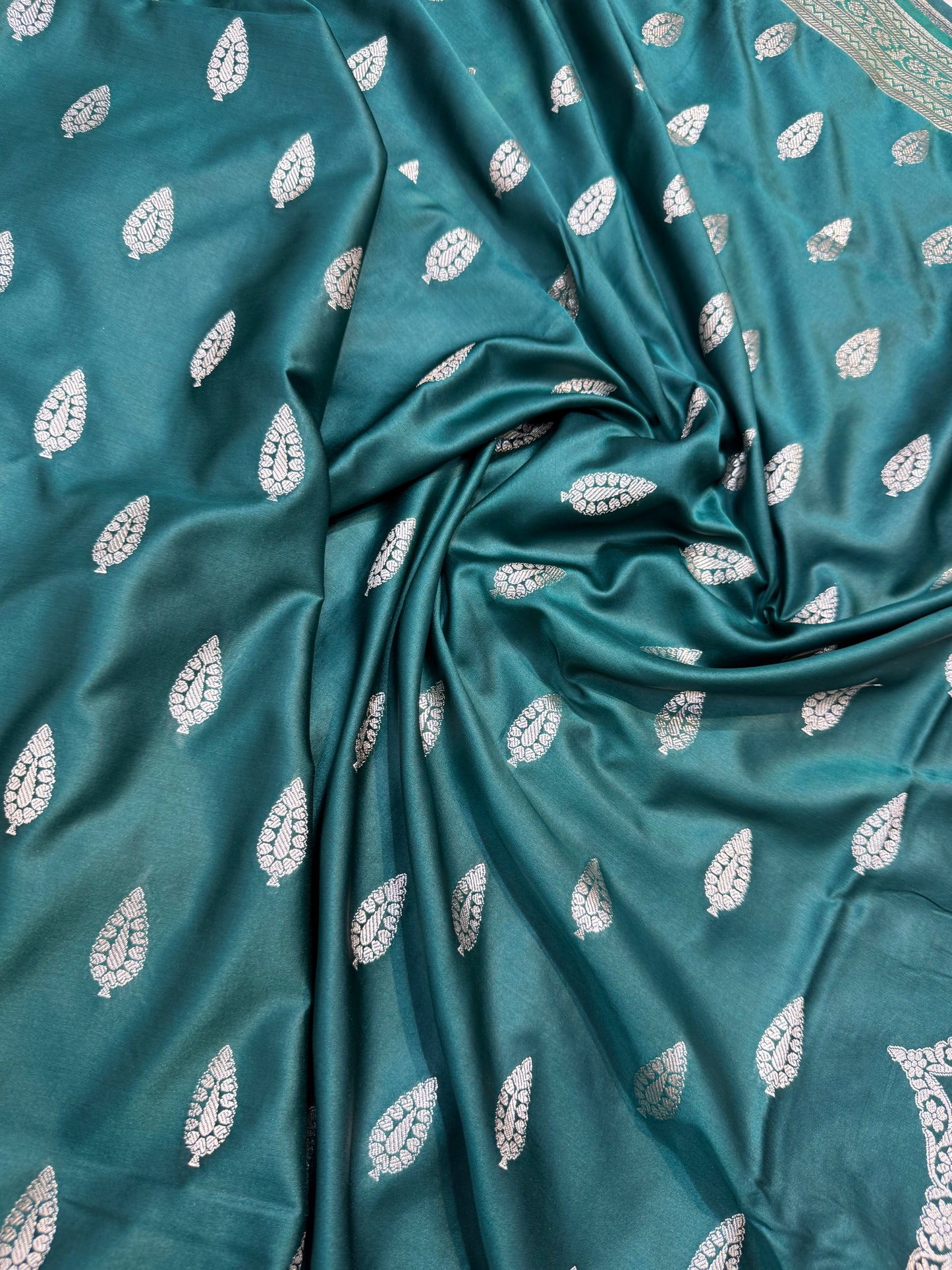 Green premium mashru silk Banarasi saree
