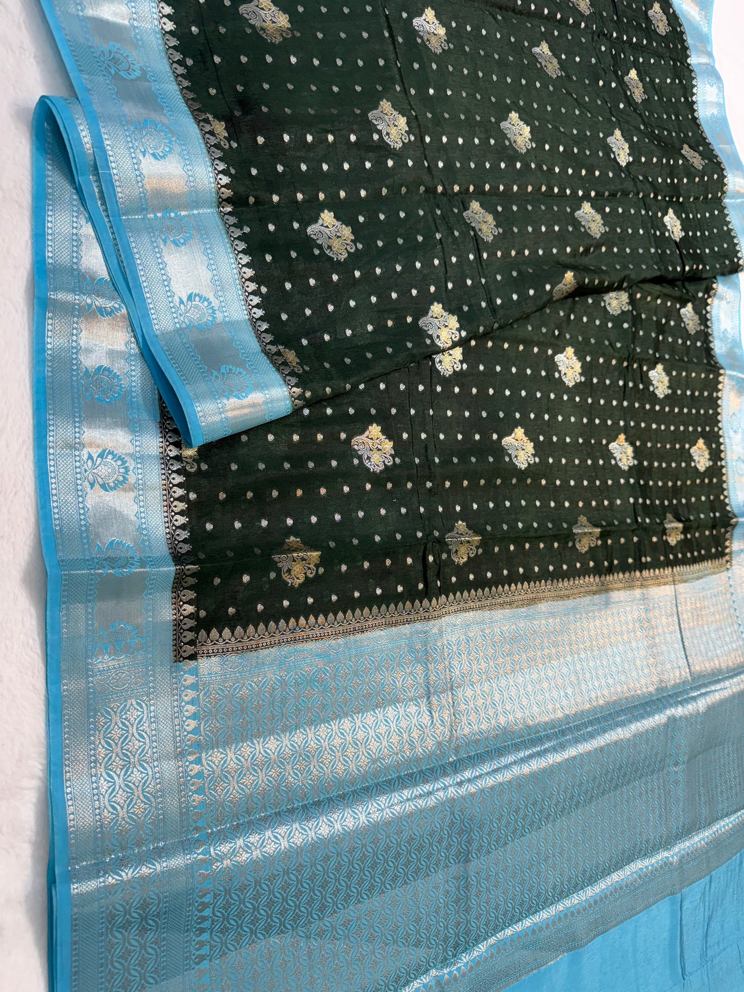 Mehandi & sea green shade raw mango Banarasi premium Banarasi saree
