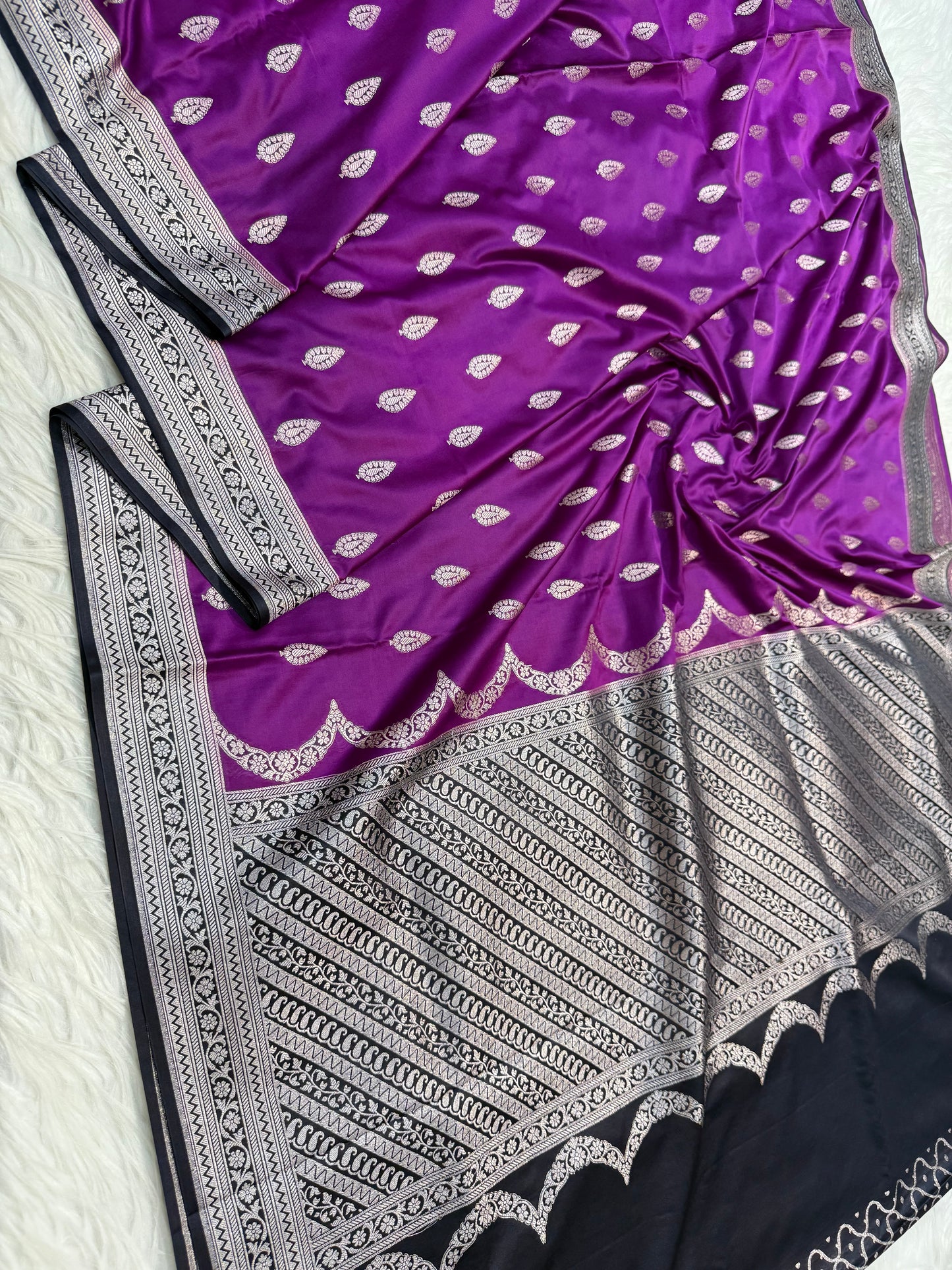 Magenta & black shade premium mashru katan Banarasi saree