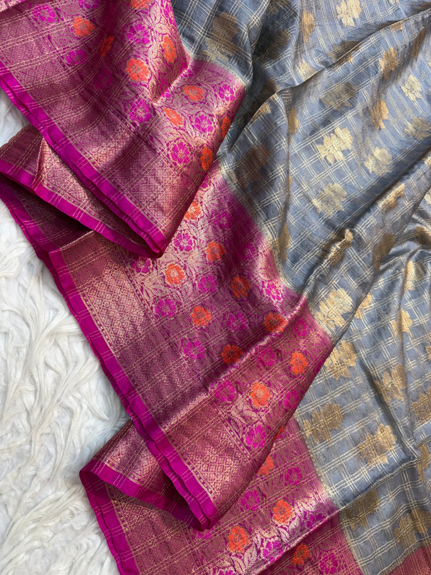 Grey pink shade warm silk premium Banarasi saree