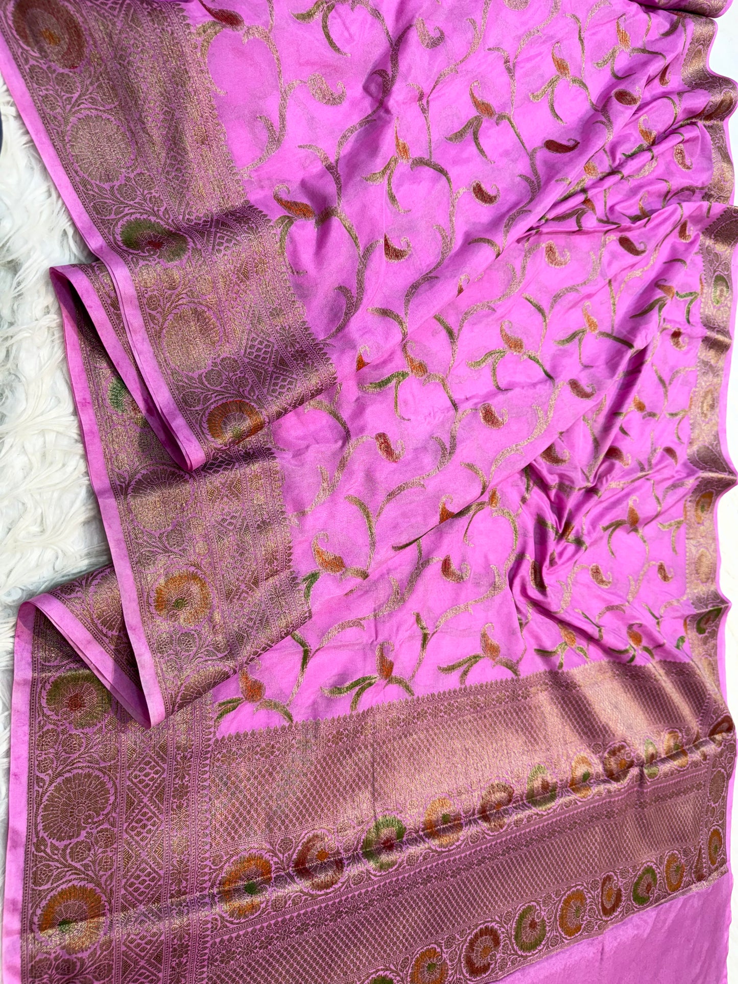 Pink & multicolour shade georgatte hand brush print Banarasi saree