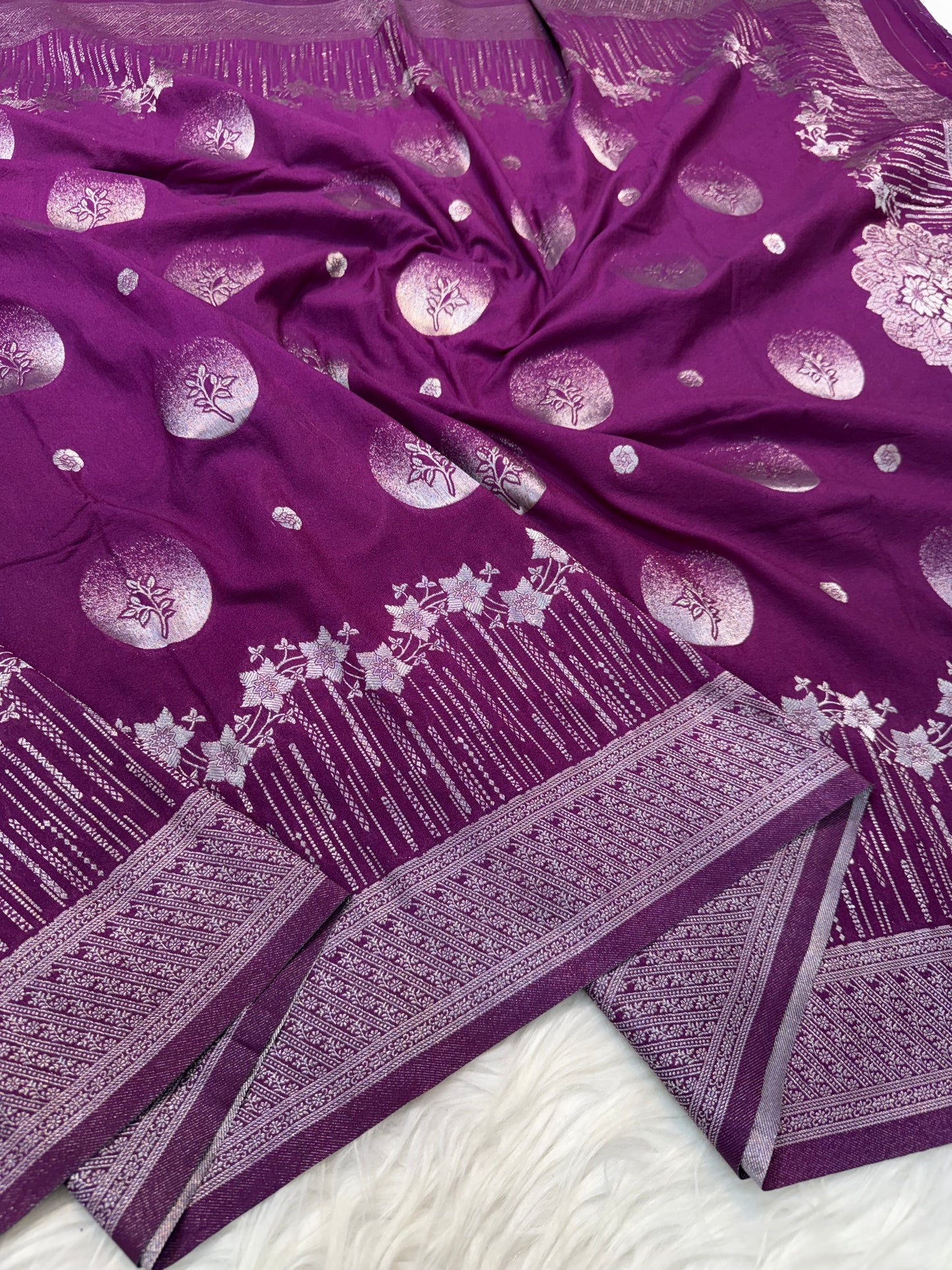 Magenta shade georgatte Banarasi saree