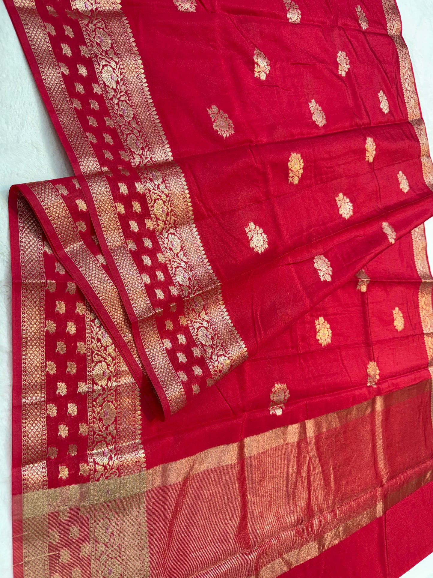 Red shade raw mango premium Banarasi saree