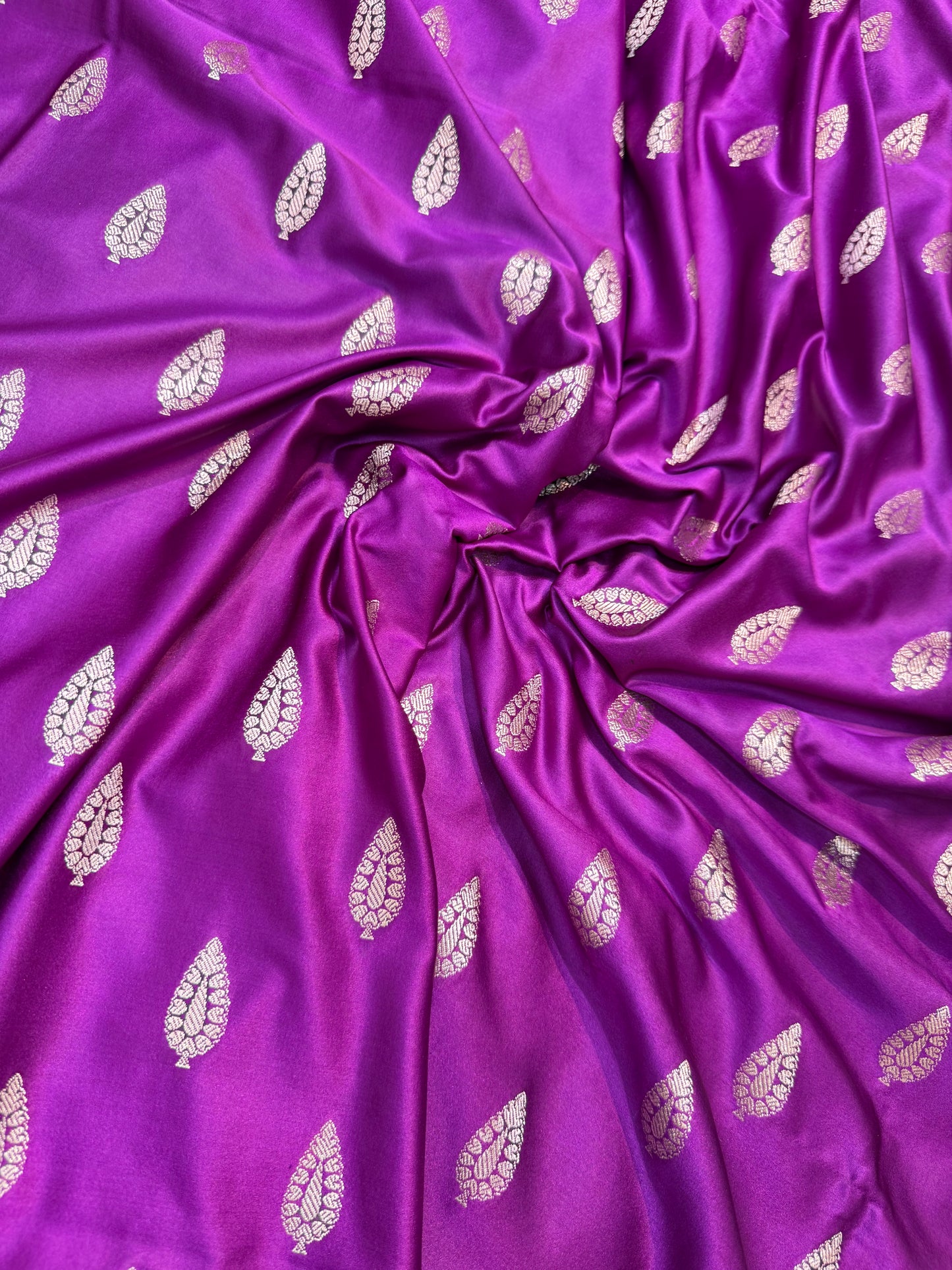 Magenta black shade premium mashru katan Banarasi saree