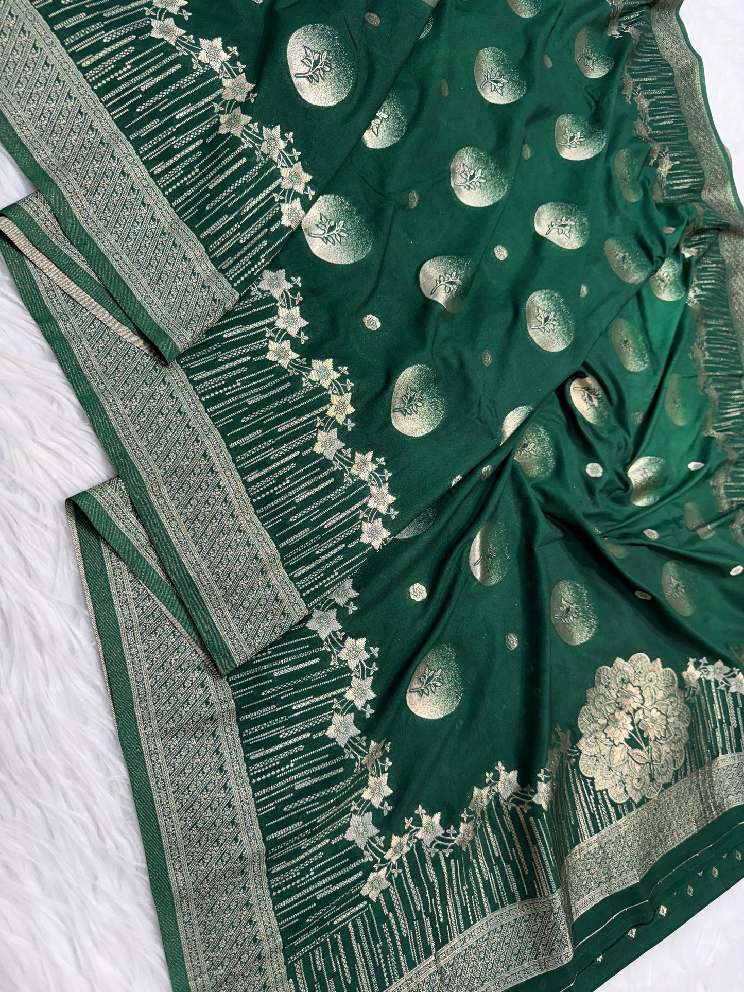 Bottel green shade georgatte Banarasi saree