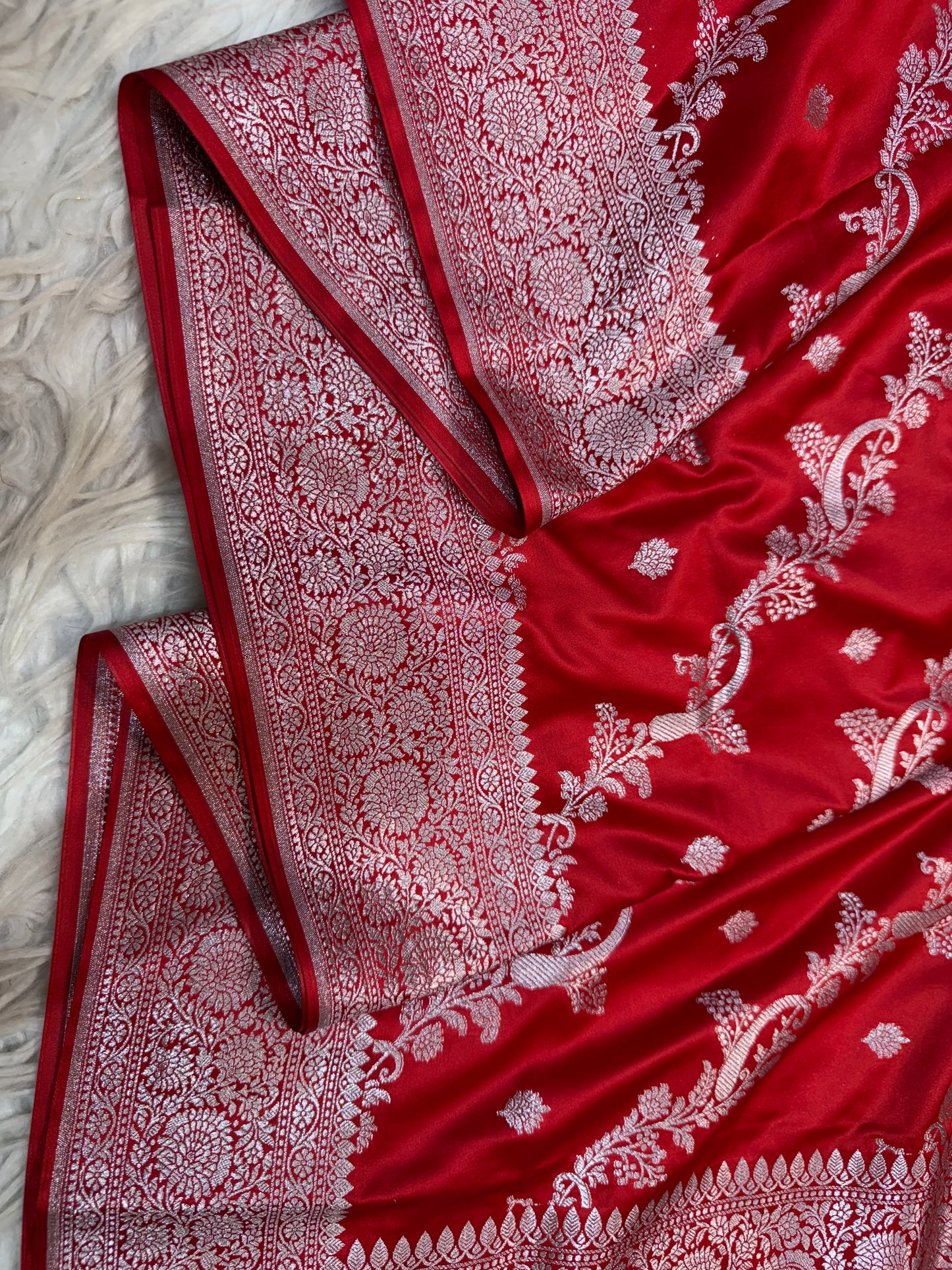 Red shade premium mashru katan Banarasi saree