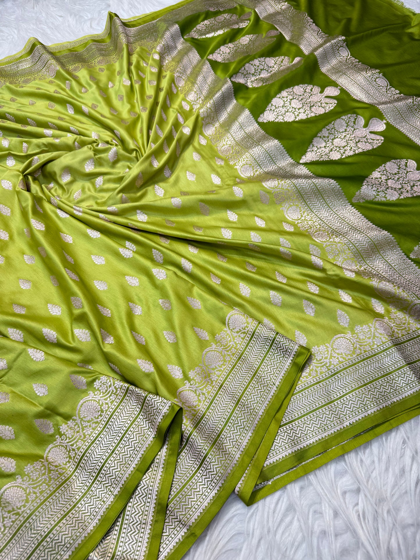 Pista green & mehendi shade premium mashru katan Banarasi saree