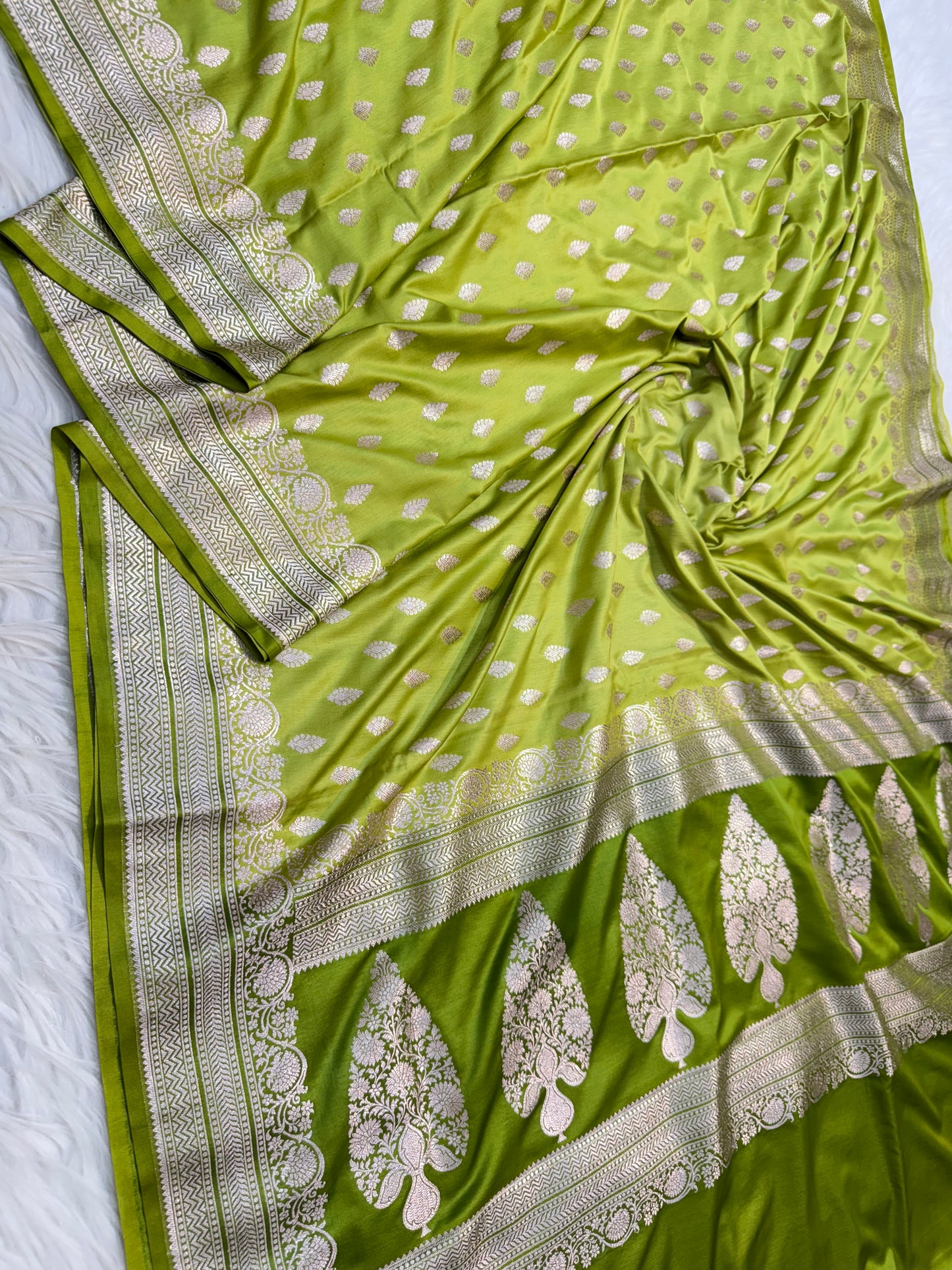 Pista green & mehendi shade premium mashru katan Banarasi saree