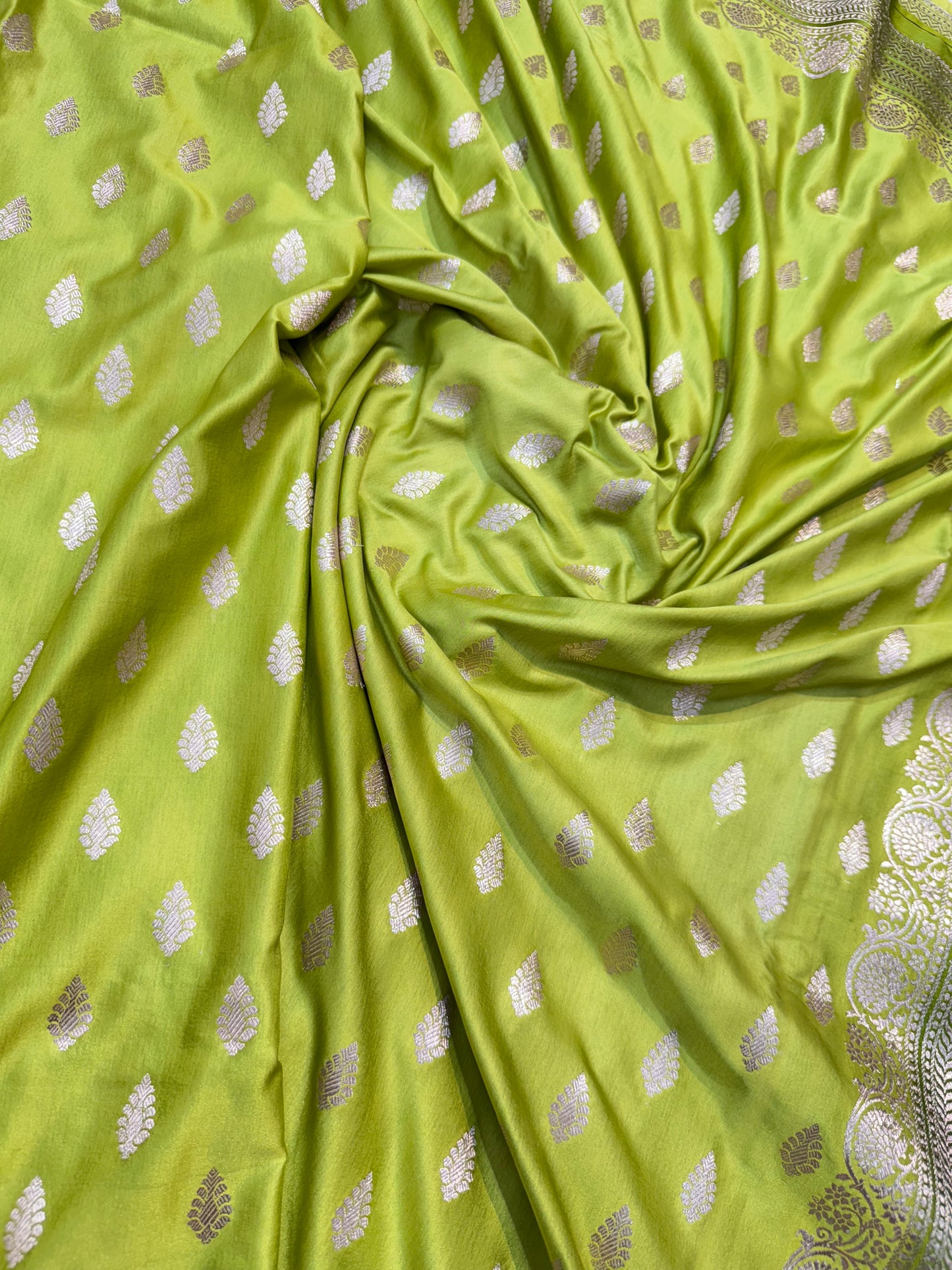 Pista green & mehendi shade premium mashru katan Banarasi saree
