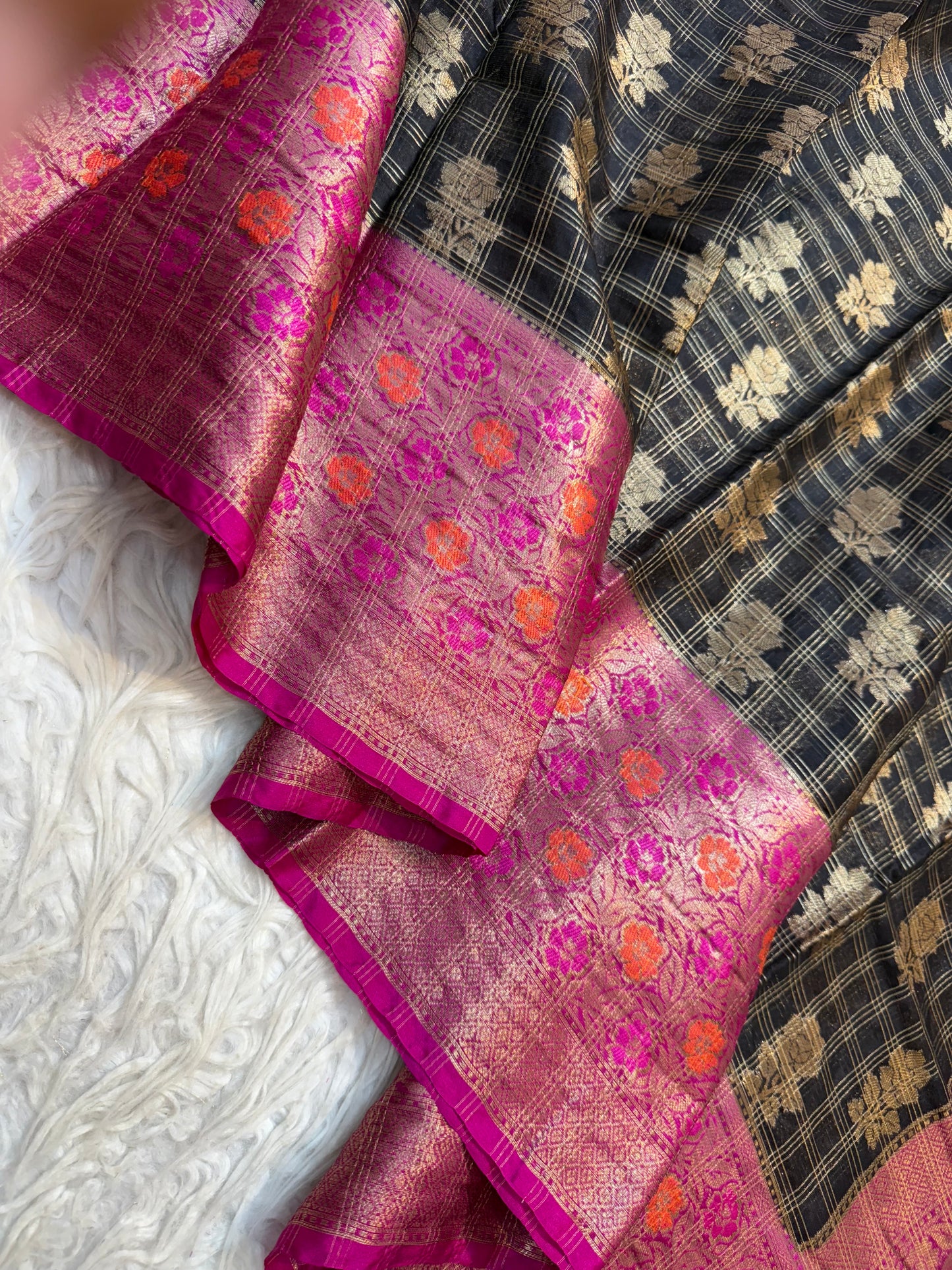 Black pink shade warm silk premium Banarasi saree