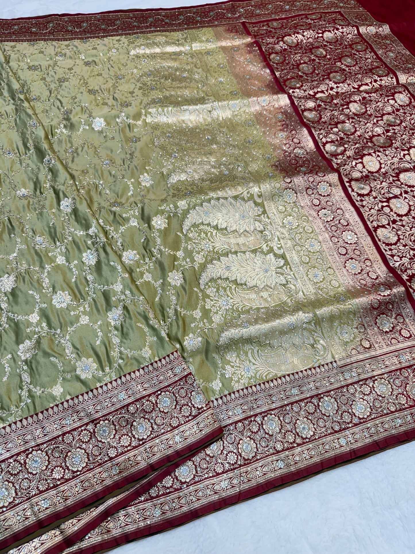 Pista green & maroon shade Bridal Satan katan ari & stone work Banarasi silk Saree