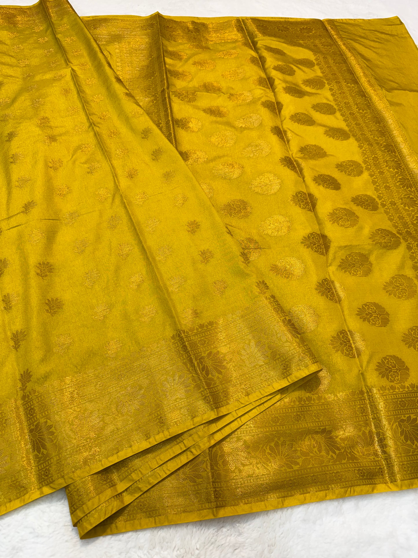 Musters shade Dupion Silk premium Banarasi Saree