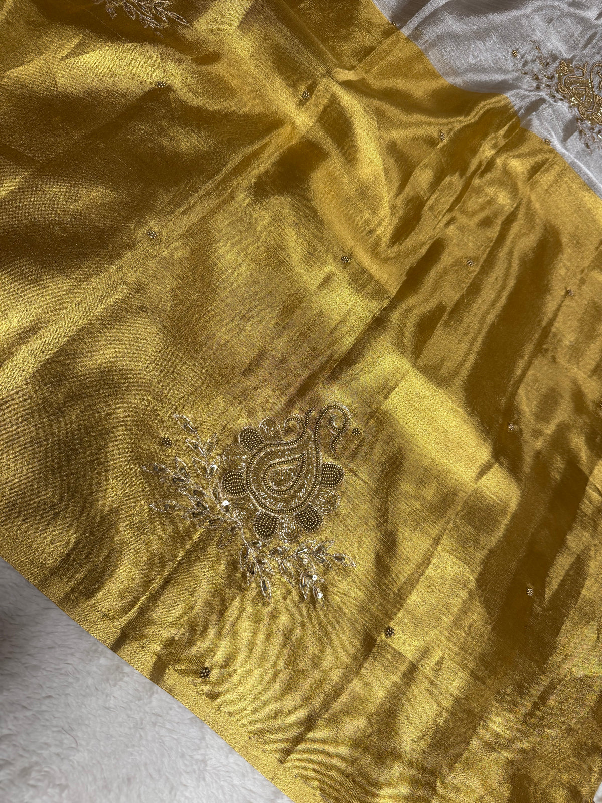 Sona chandi premium tissue Handwork Premium Banarasi Saree