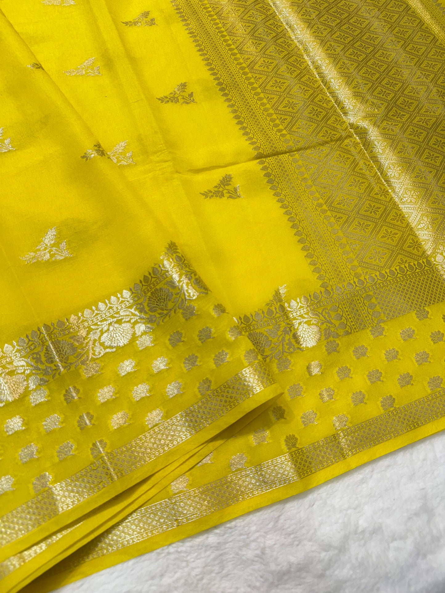 Yellow shade raw mango premium Banarasi saree