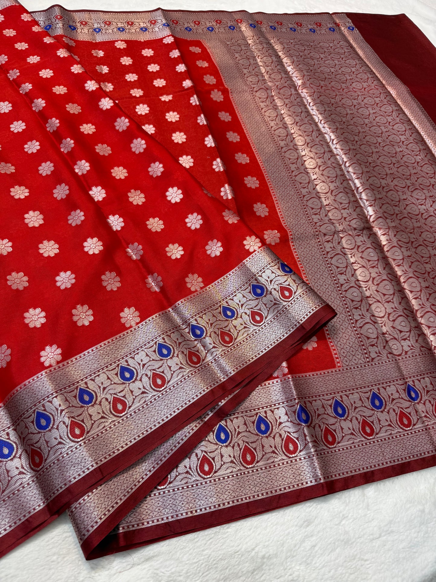 Red shade warm silk premium Banarasi saree