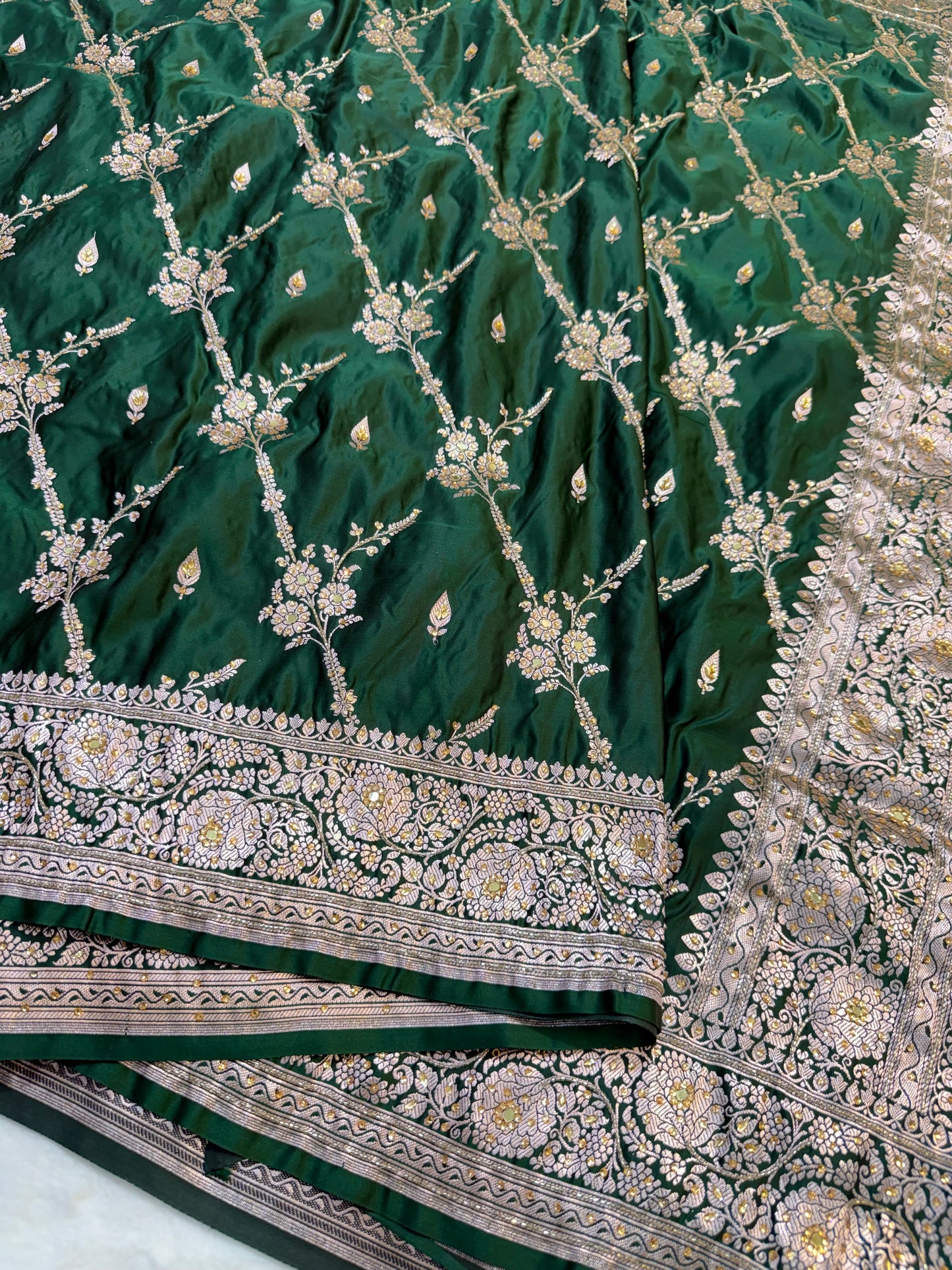 Bottel green shade Bridal Mashru ari & stone Silk Banarasi Saree