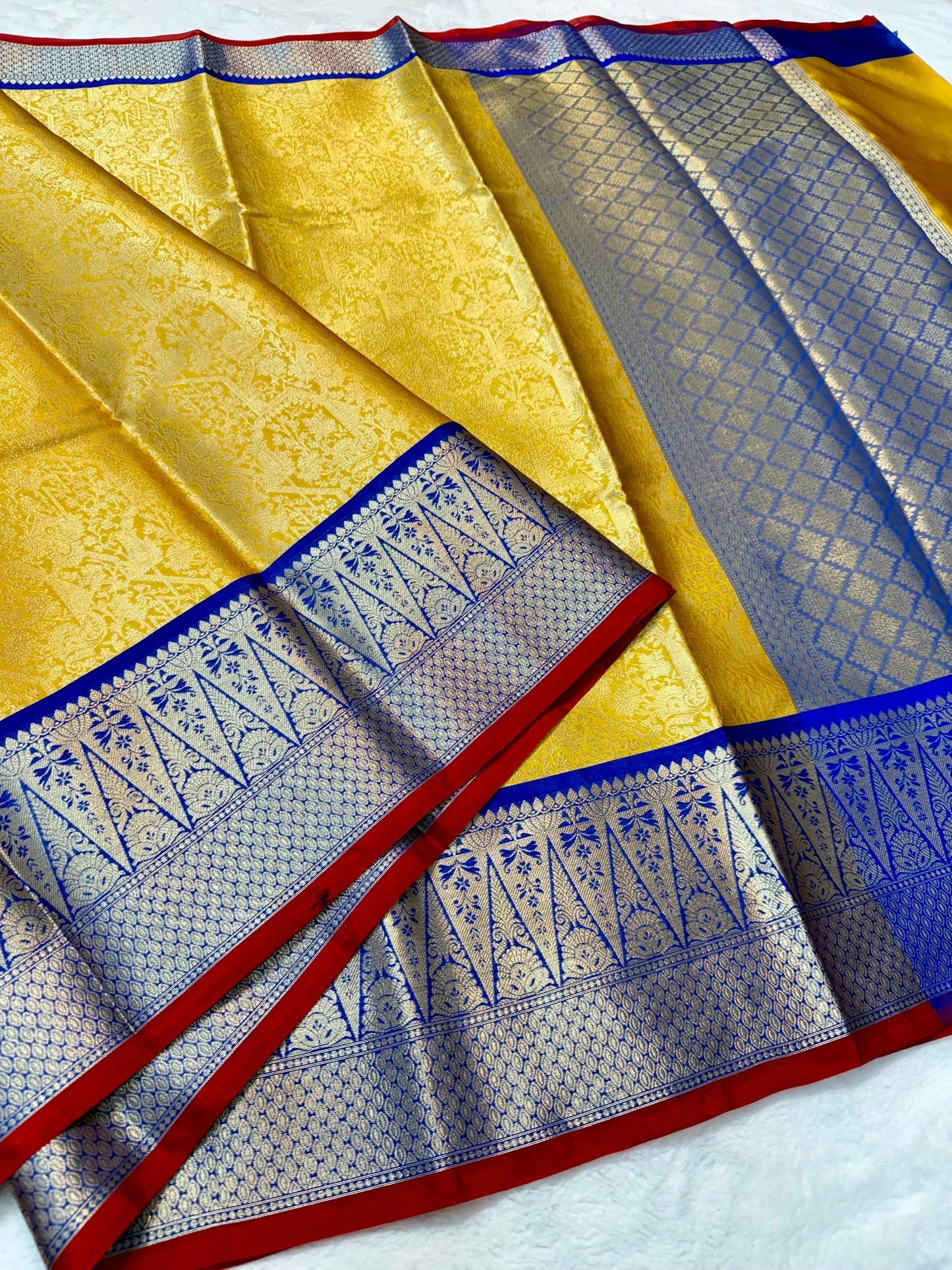 Gold & royal blue shade Kanchi silk premium Banarasi saree