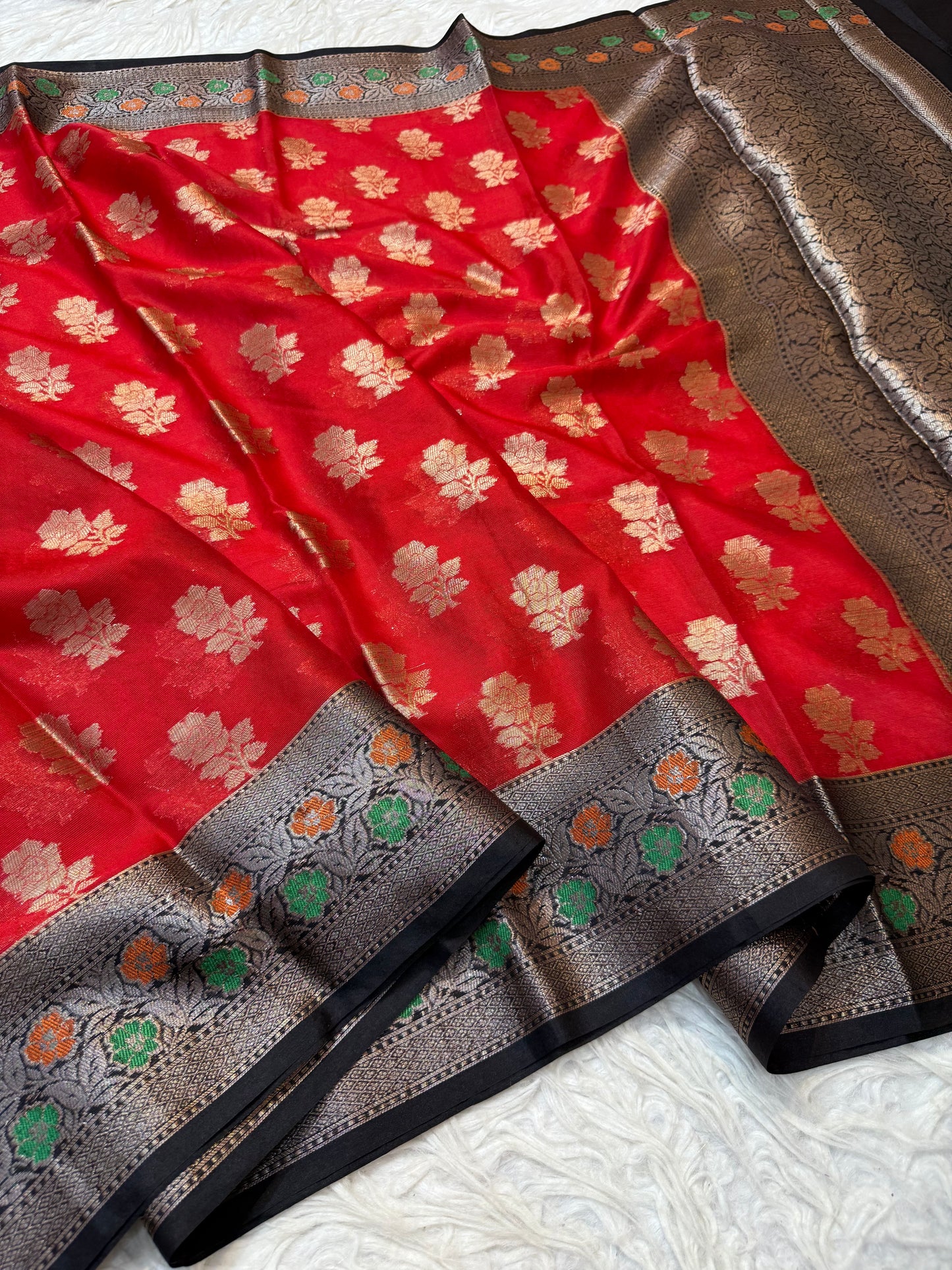 Red black warm silk premium Banarasi saree