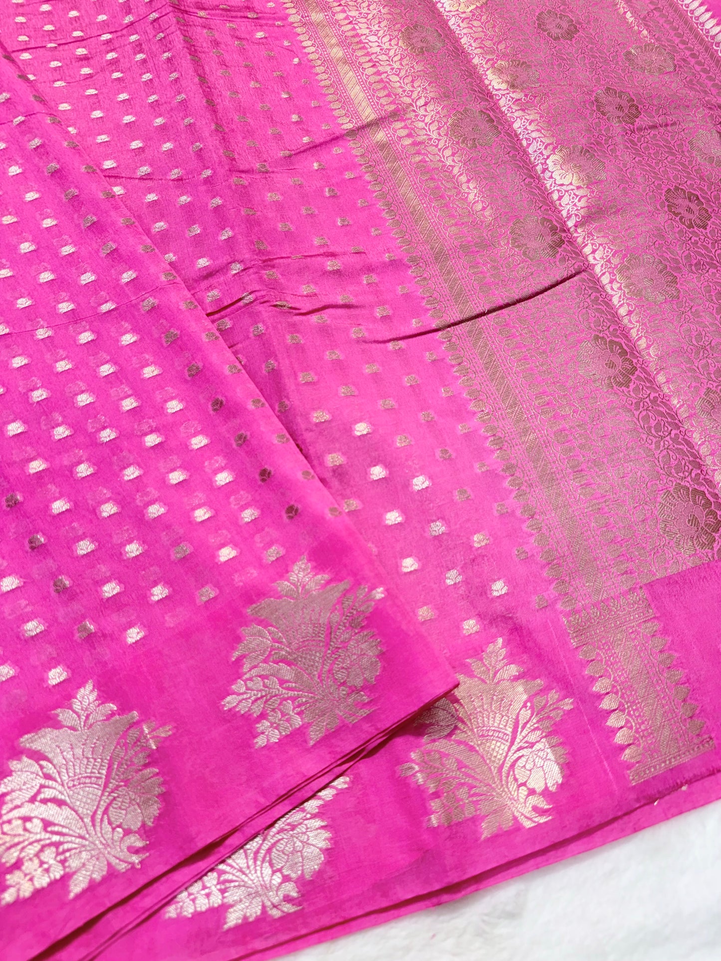 Royal pink   shade raw mango premium Banarasi saree