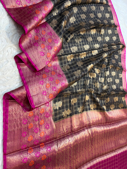 Black pink shade warm silk premium Banarasi saree
