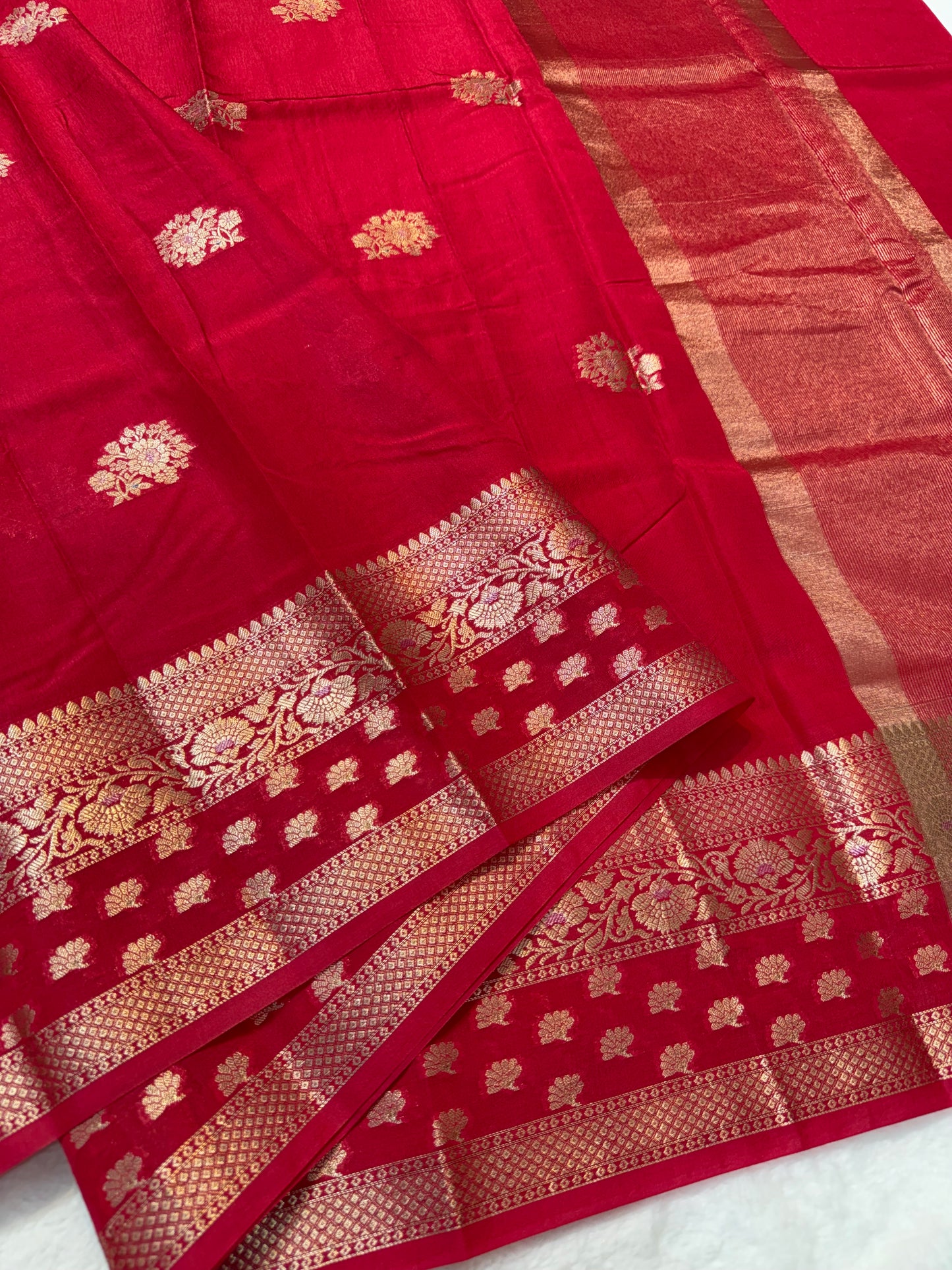 Red shade raw mango  premium Banarasi saree