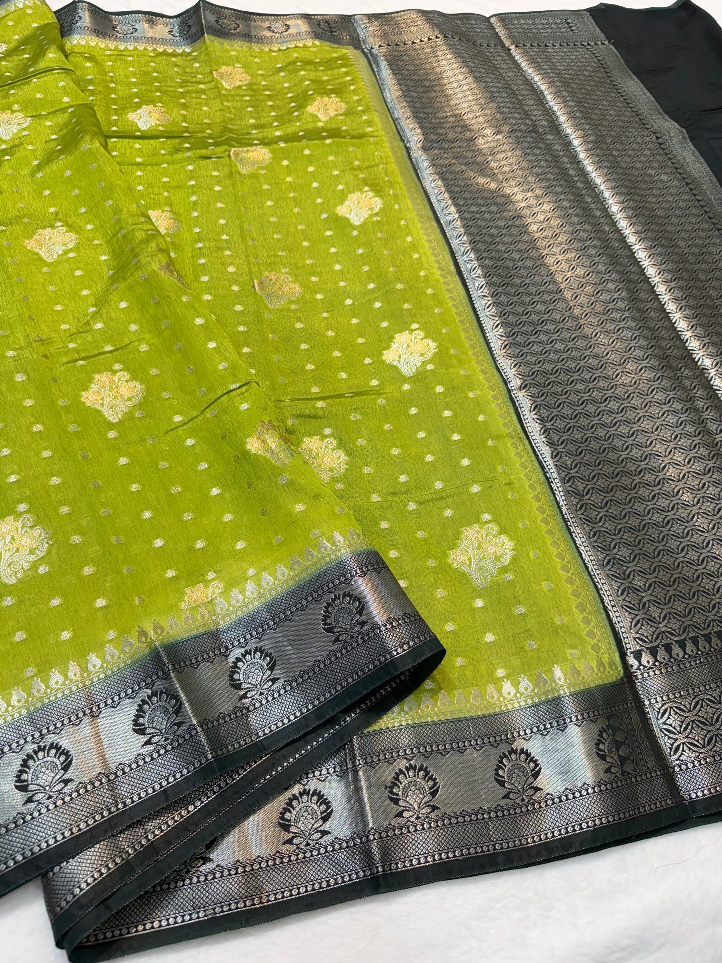 Pista green & bottle green shade raw mango Banarasi premium Banarasi saree