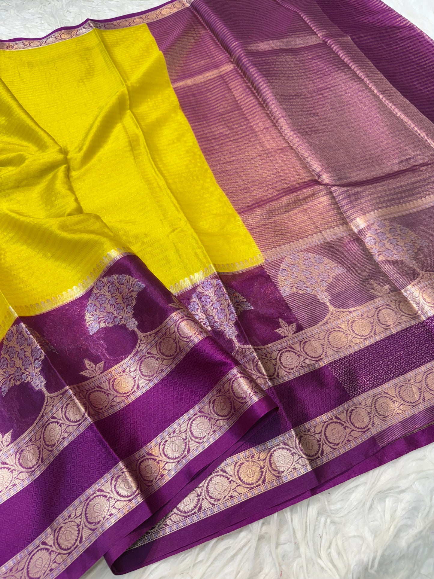 Yellow Magenta  shade warm silk premium Banarasi saree