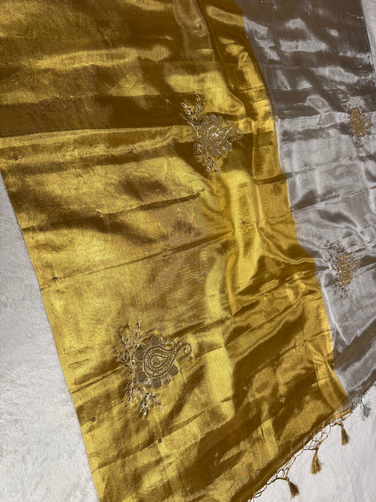 Sona chandi premium tissue Handwork Premium Banarasi Saree