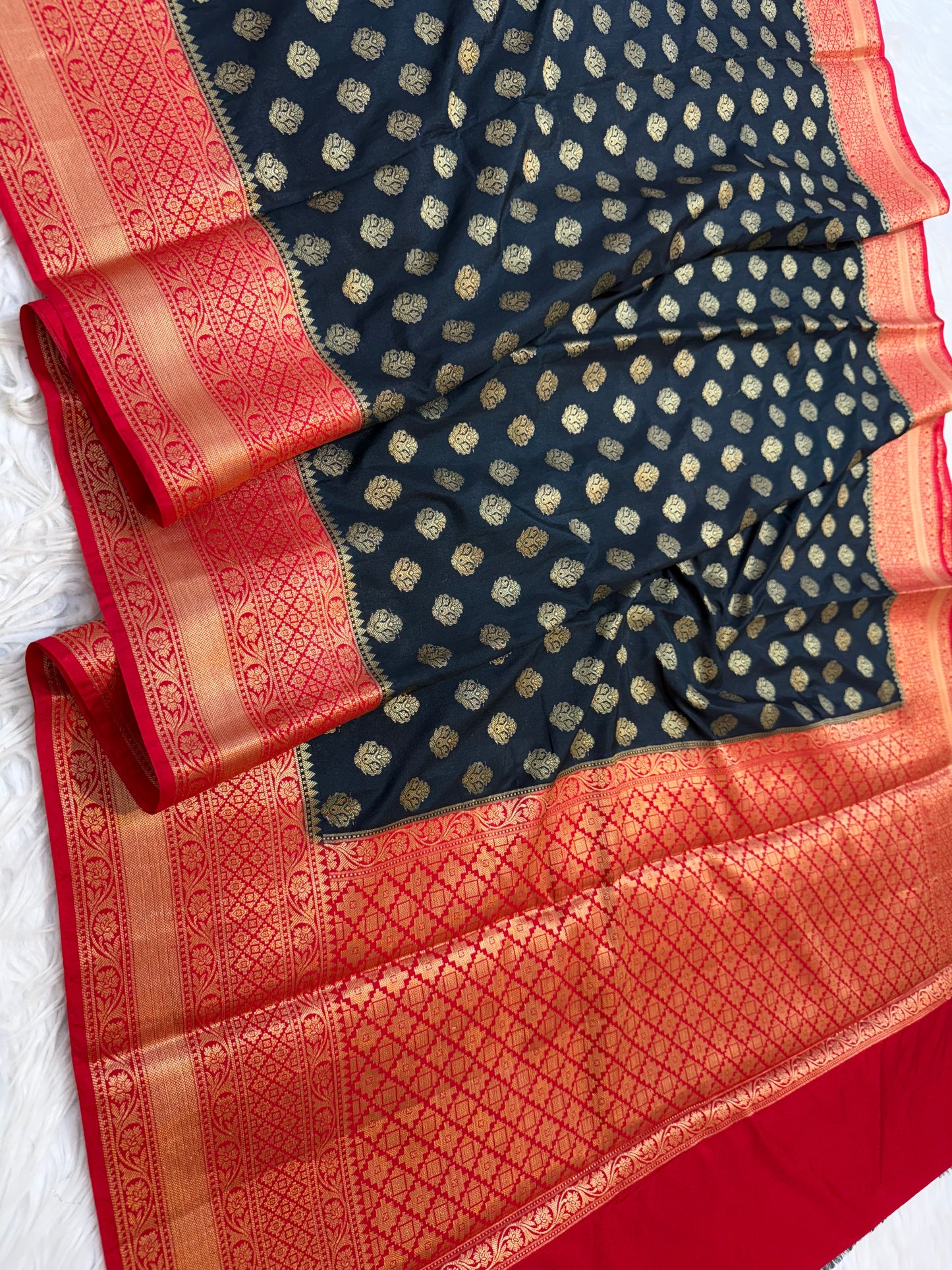 Black red shade Dupion Silk Banarasi Saree 