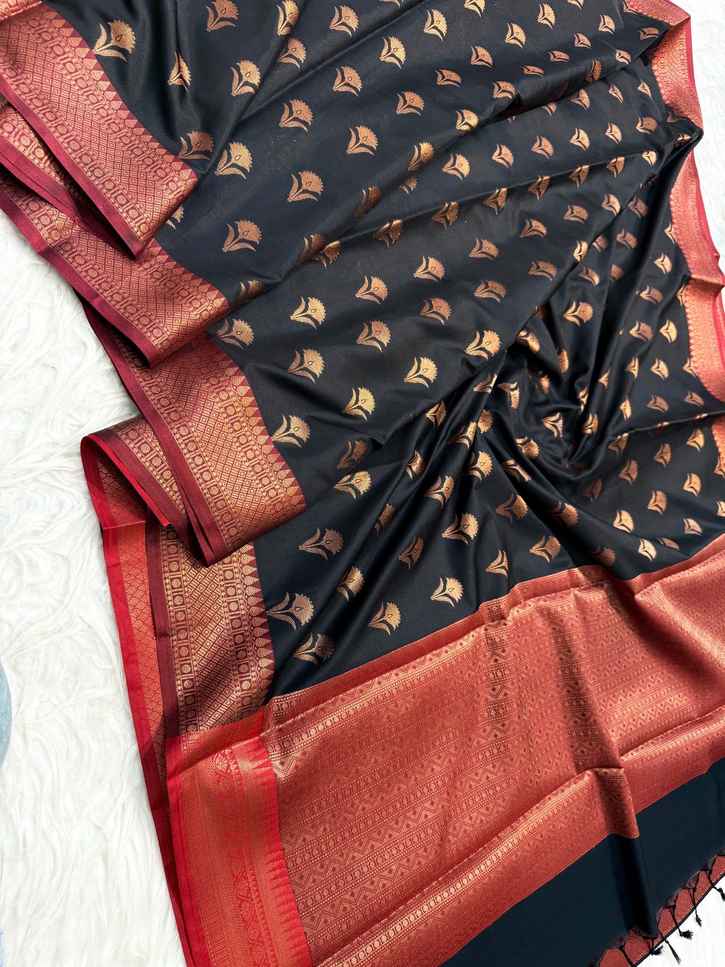 Black maroon  shade premium soft silk Banarasi saree