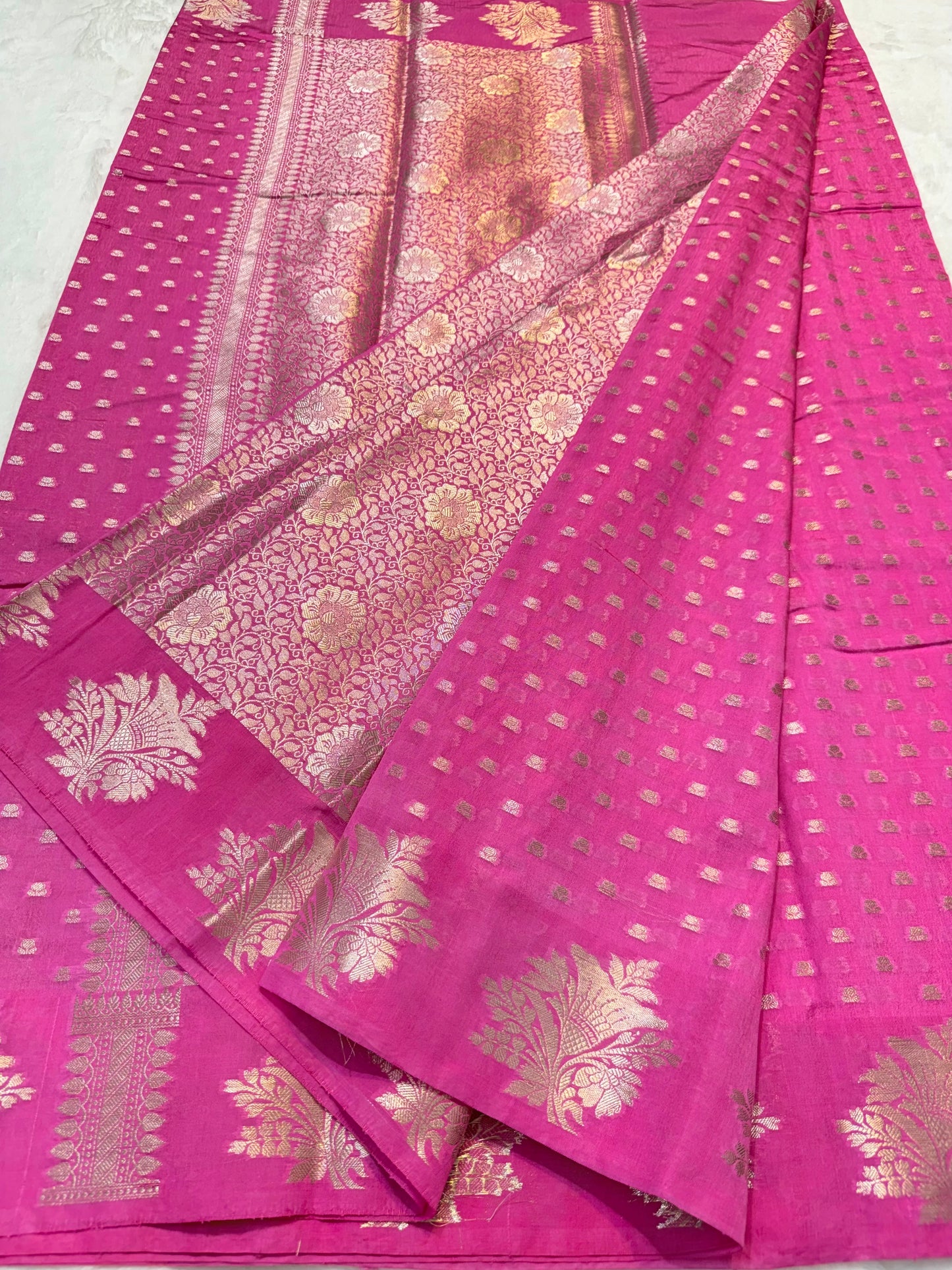 Royal pink   shade raw mango premium Banarasi saree