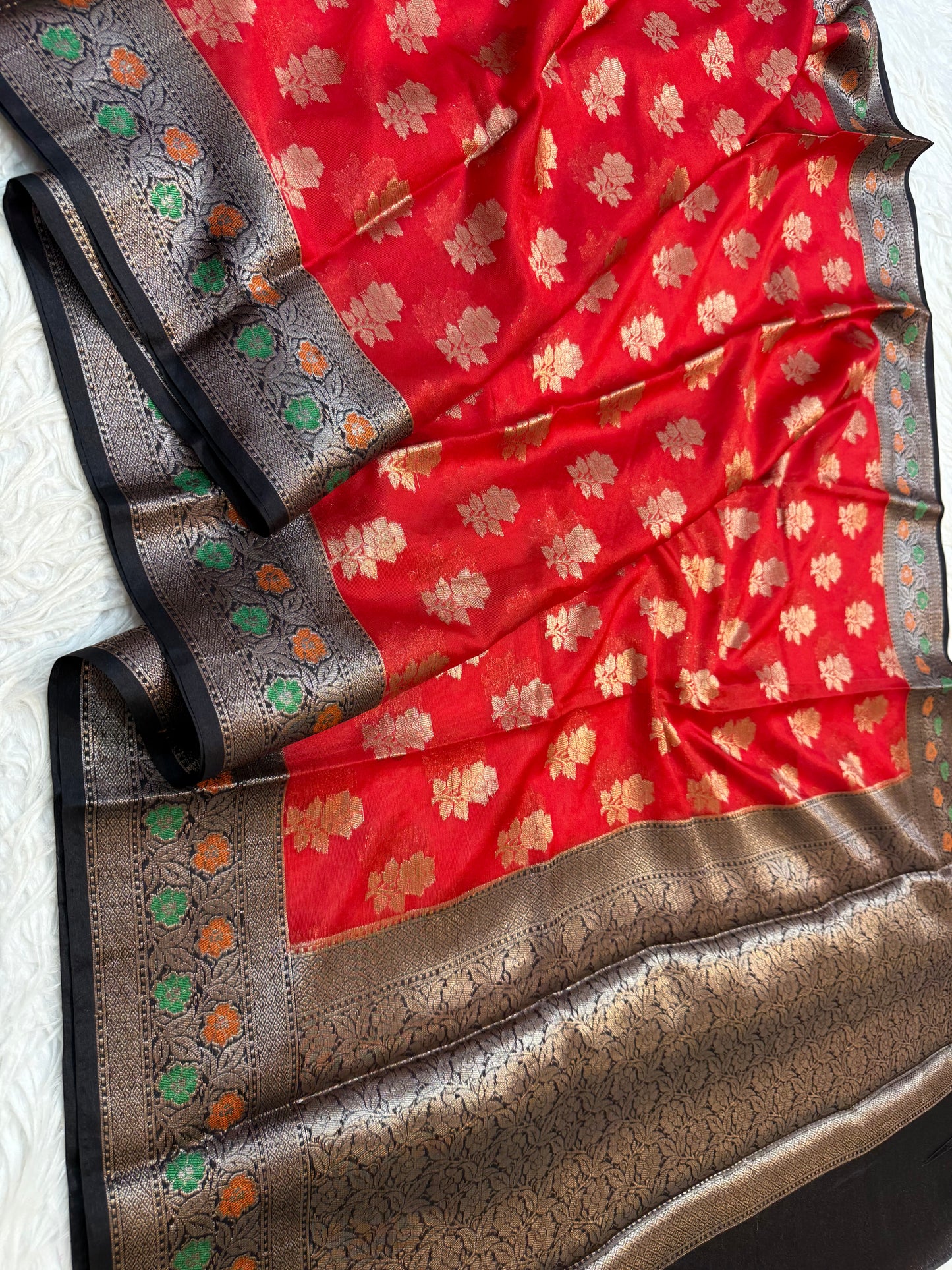 Red black warm silk premium Banarasi saree