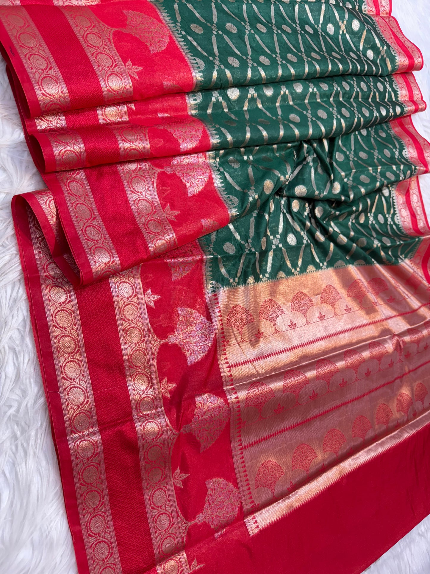 Bottle green & red shade Chiniya Silk premium Banarasi Saree