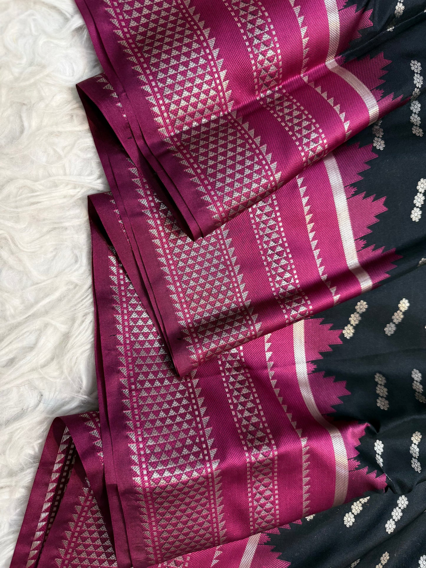 Black royal pink shade premium soft silk Banarasi saree