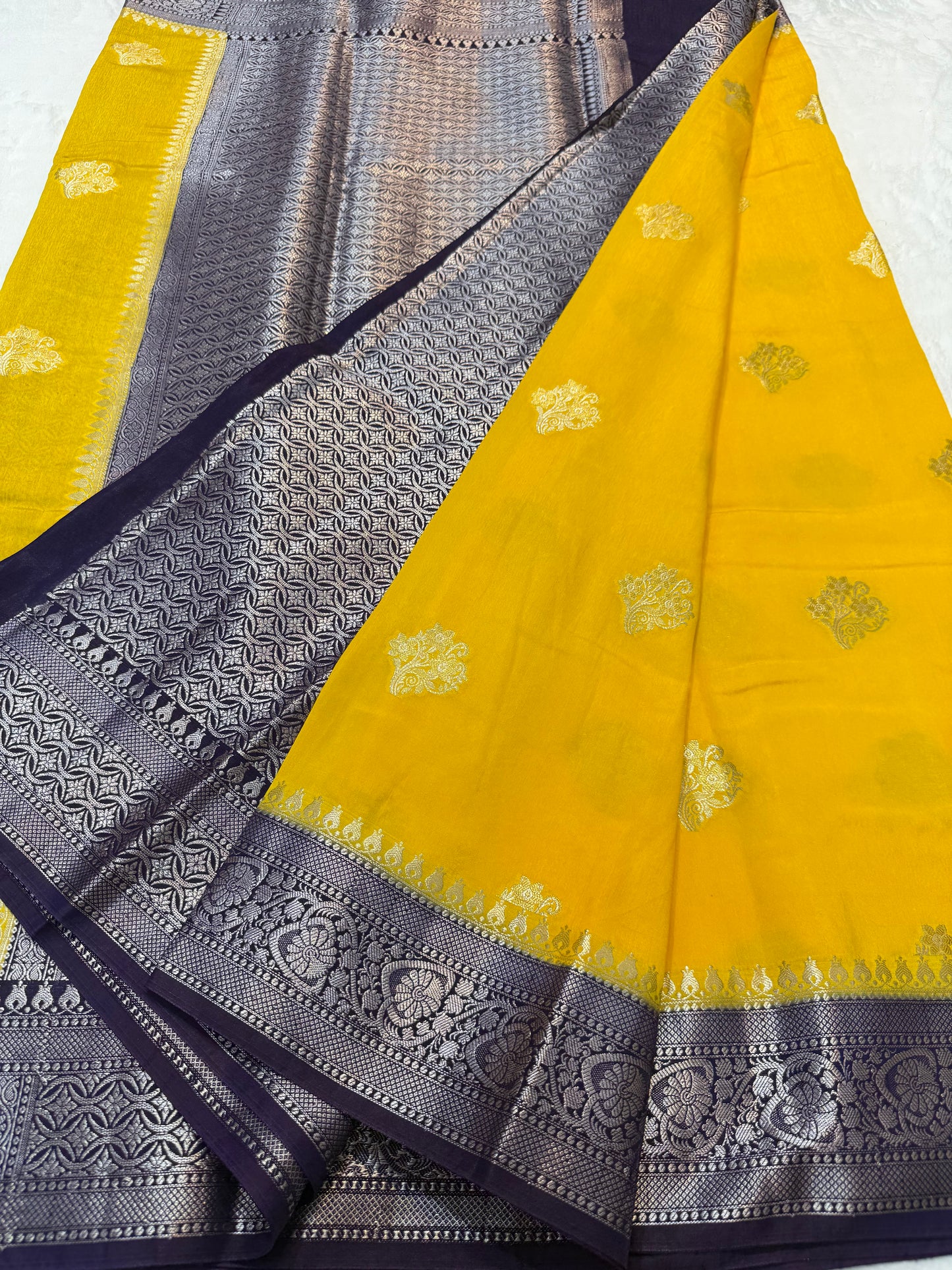 Mango & magenta shade raw mango Banarasi premium Banarasi saree