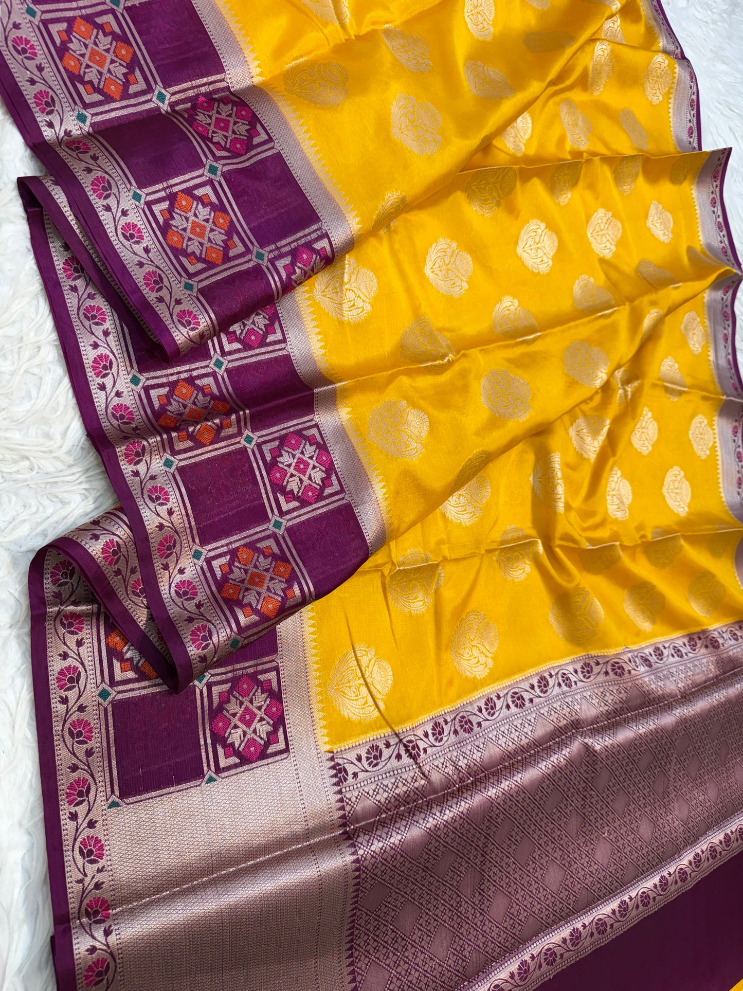 Mango magenta Warm Silk Skirt Border Zari Boota Saree