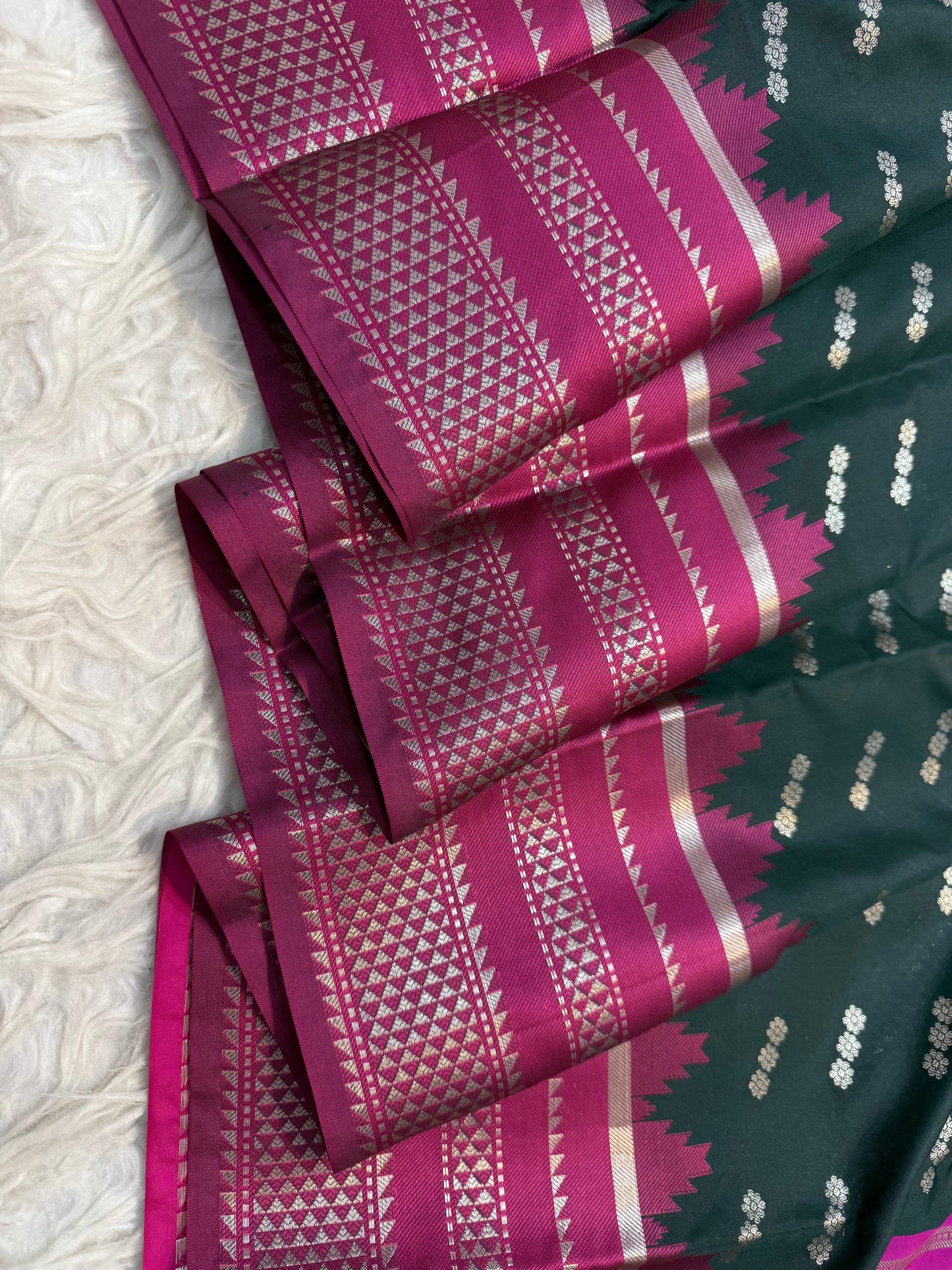 Bottle green royal pink shade premium soft silk Banarasi saree