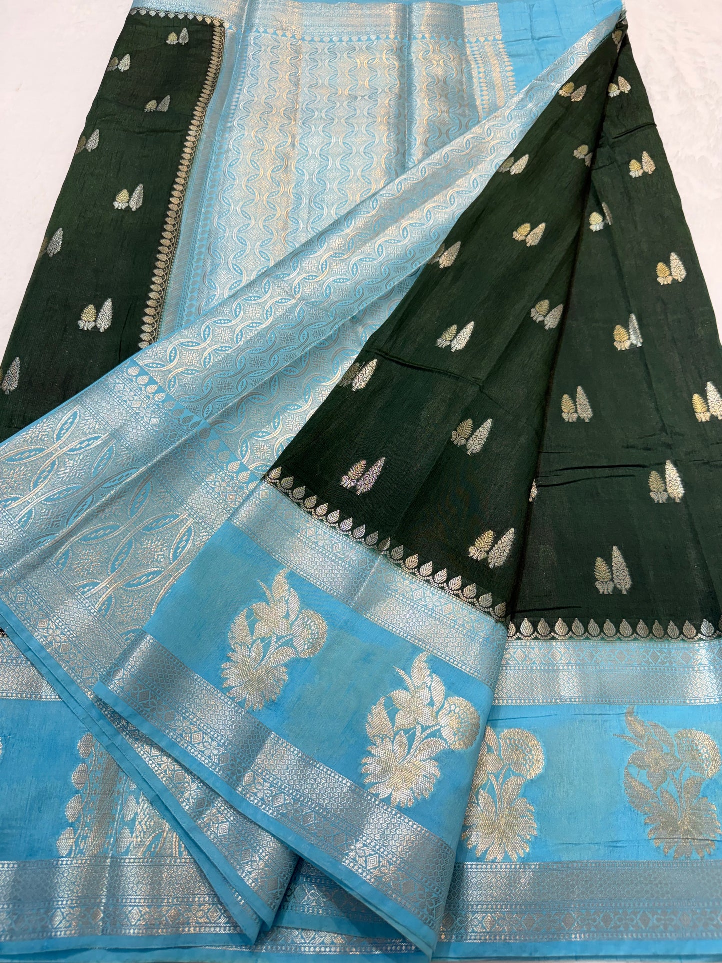 Mehandi & sea green shade raw mango Banarasi premium Banarasi saree