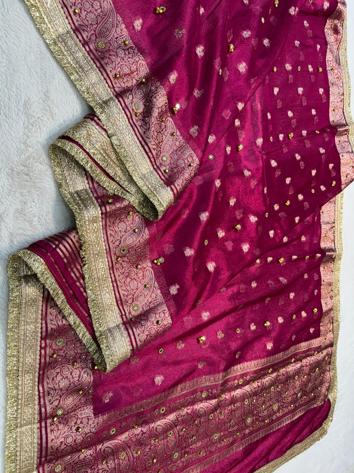 Maharani Tissue Ghungaroo Mirror Handwork With Lace Premium Banarasi Saree